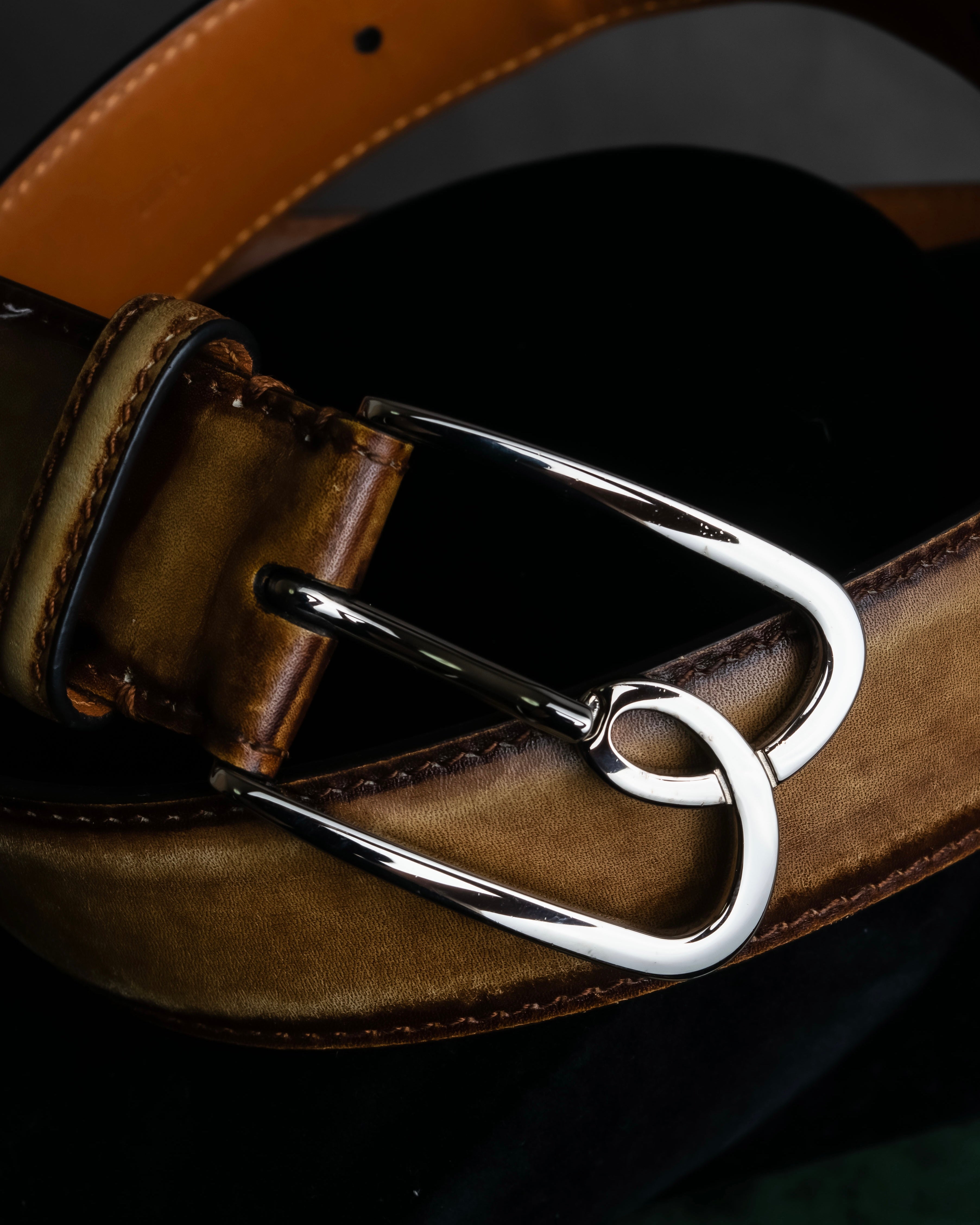 "Berluti" Patina finish curved buckle leather belt