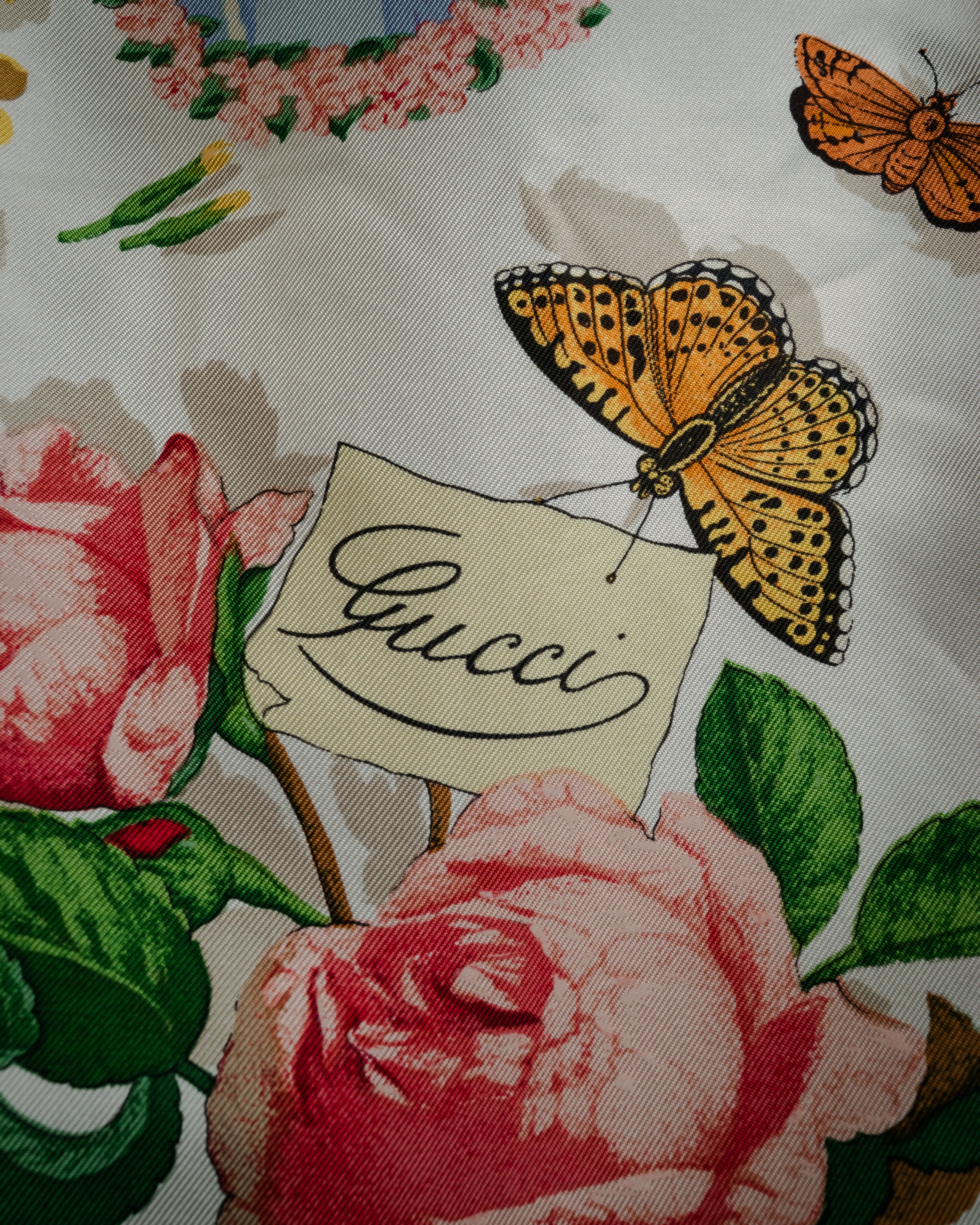 “GUCCI” 80’s-90’s Floral logo silk scarf
