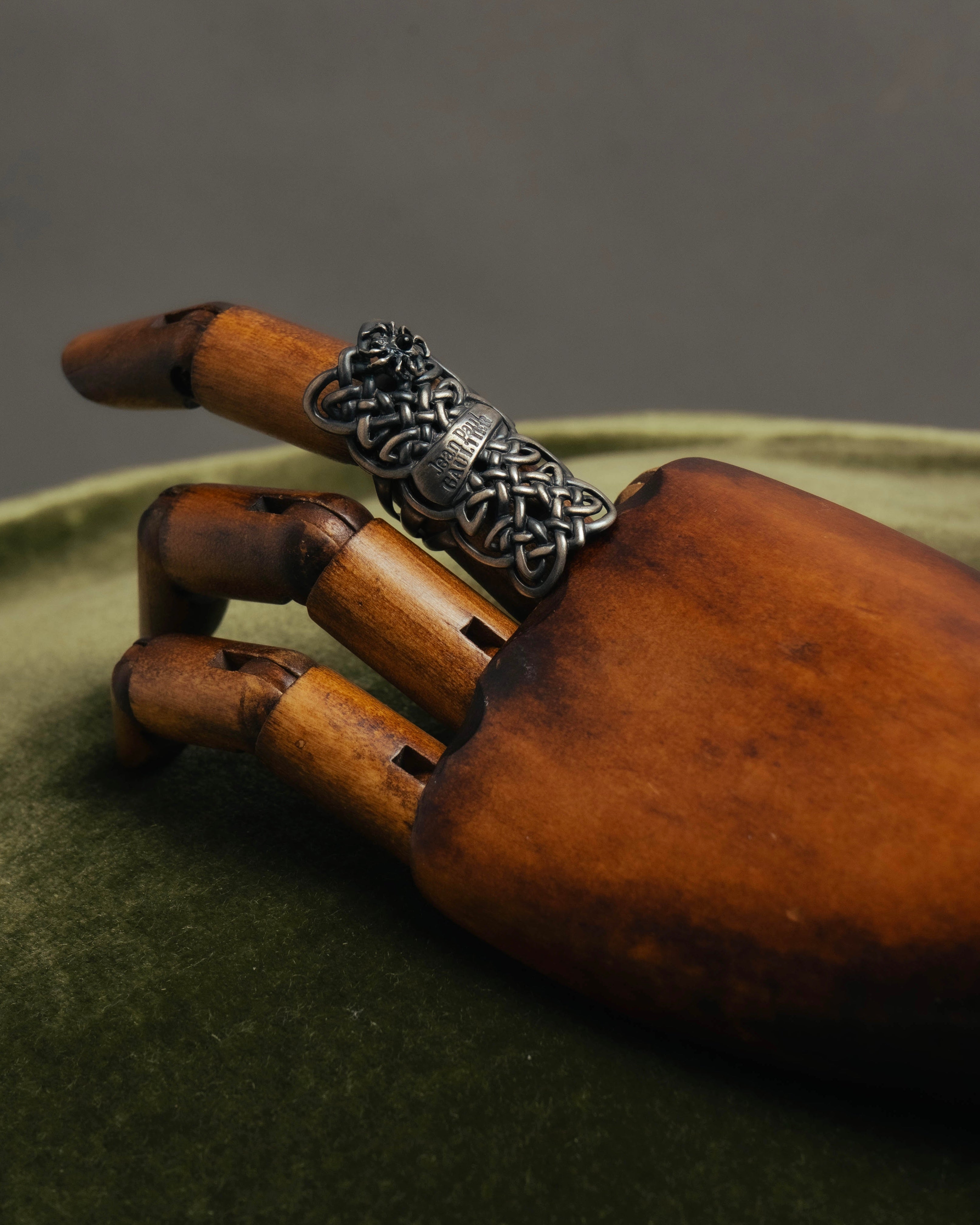 -SPECIAL- “Jean Paul Gaultier“ 90’s-00’s oxidized silver knot ring