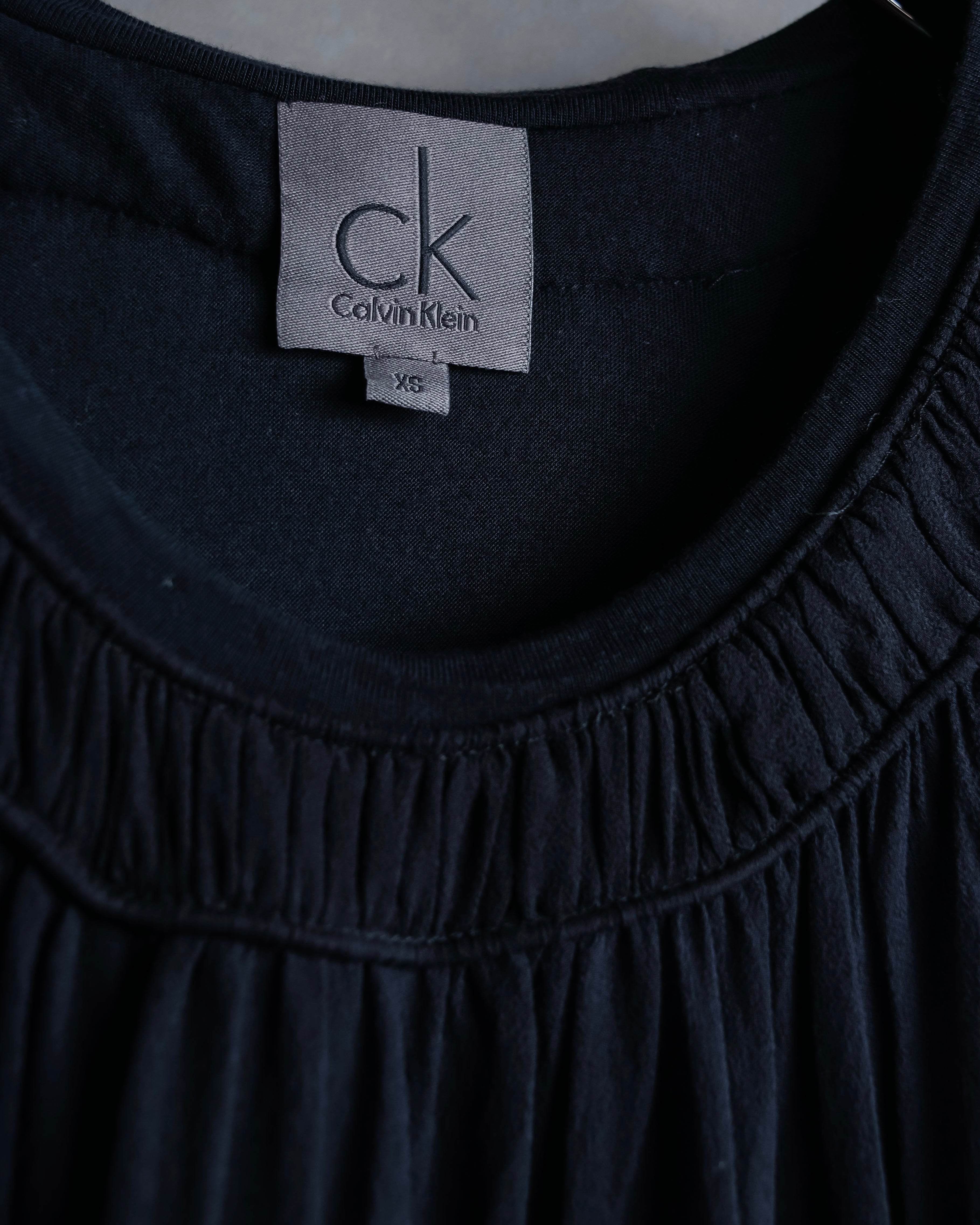 "CALVIN KLEIN" Layered sleeve gathered design pullover