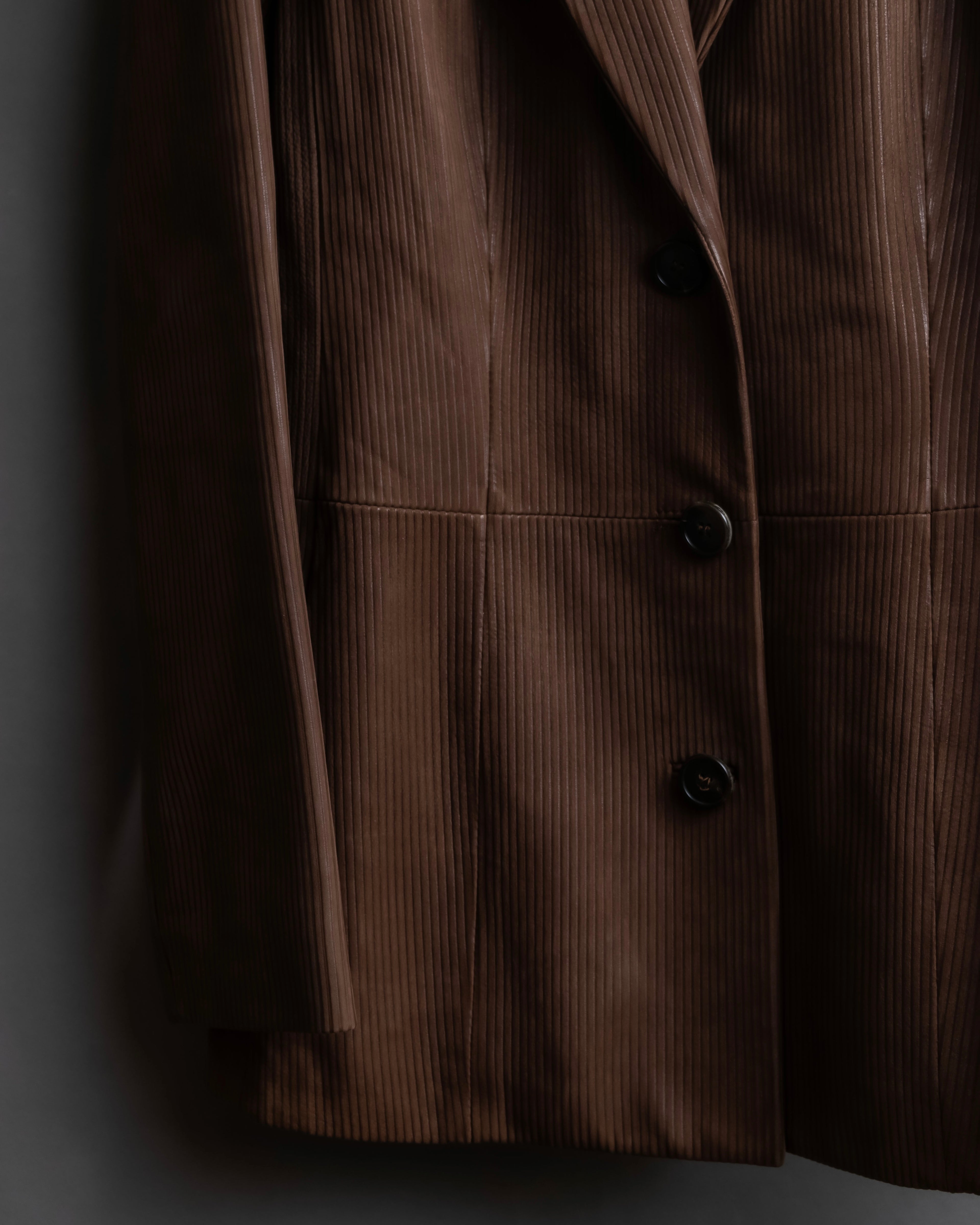 "LOEWE" Three-dimensional ribbed lamb leather set up