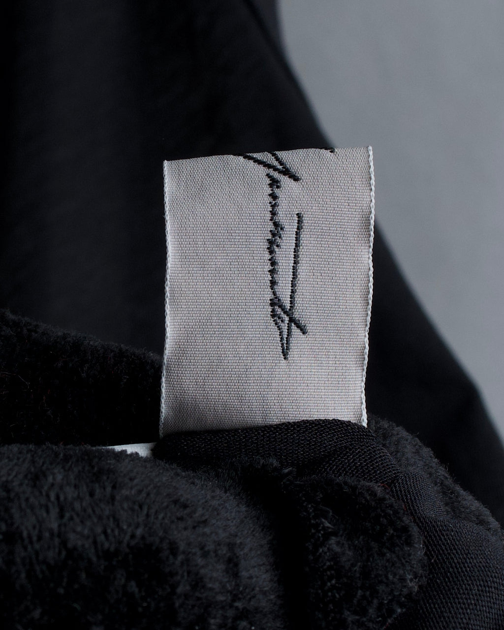 "YOHJI YAMAMOTO FEMME" 13SS
Shoulder cutting sleeveless pullover