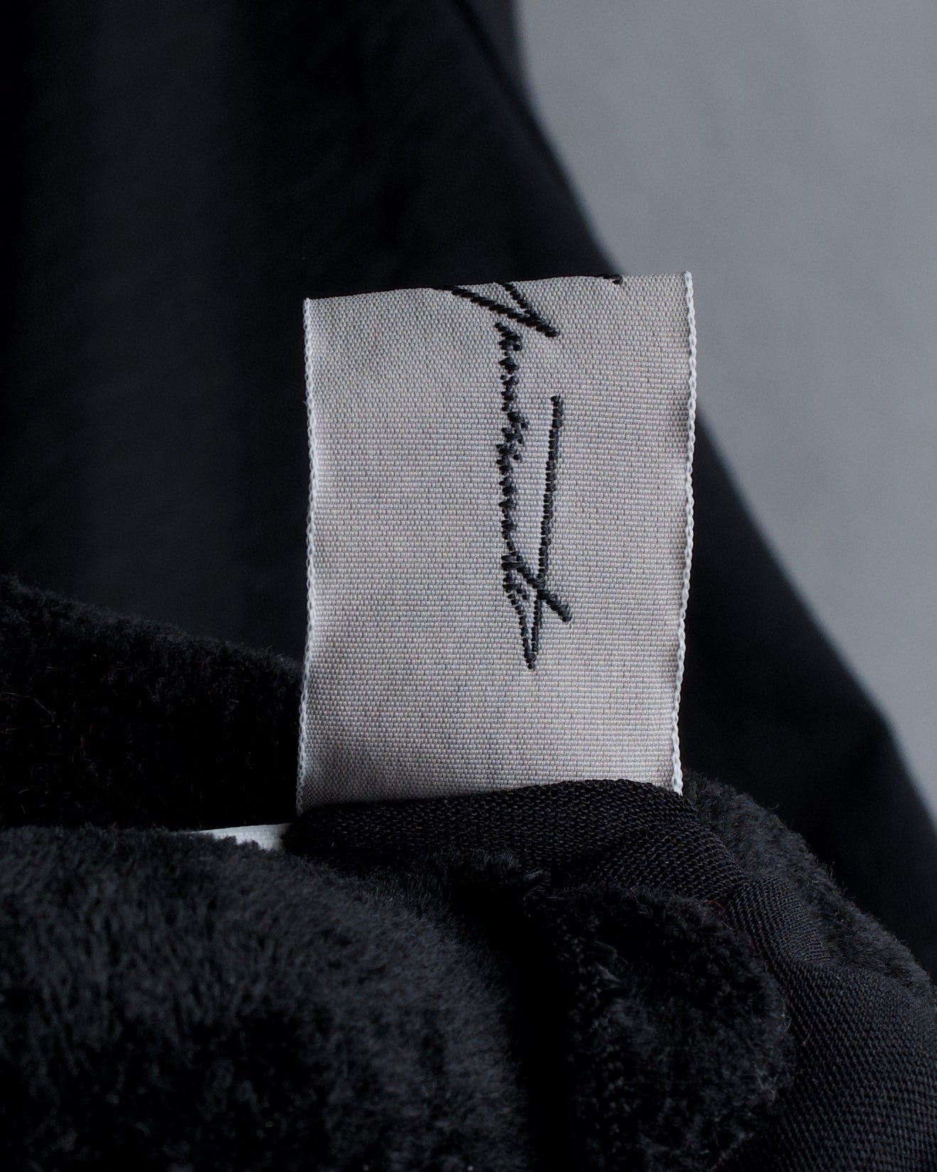 "YOHJI YAMAMOTO FEMME" 13SS
Shoulder cutting sleeveless pullover