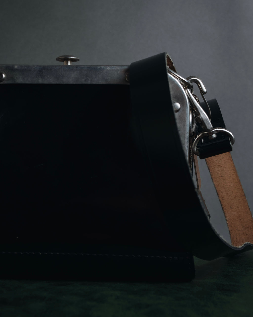 "tricot COMME des GARÇONS" Structured kiss-lock leather shoulder bag