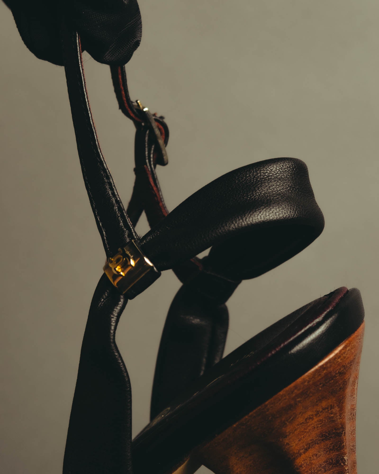"CHANEL" 90's-00's Bow leather ankle strap sandals