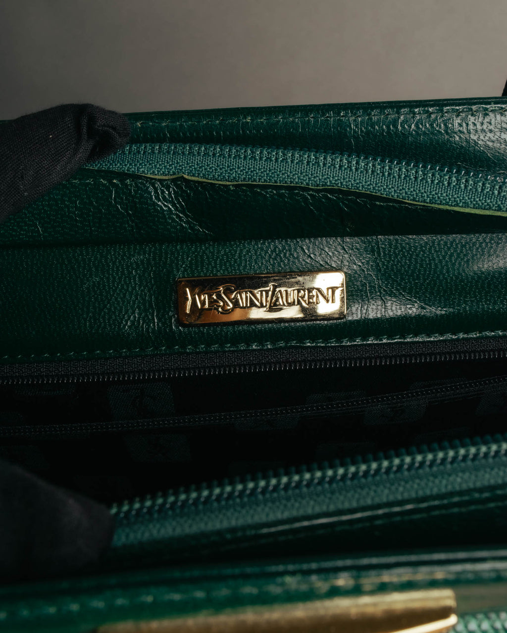 -SPECIAL- "Yves Saint Laurent" 80's-90's Glossy green exotic leather shoulder handbag
