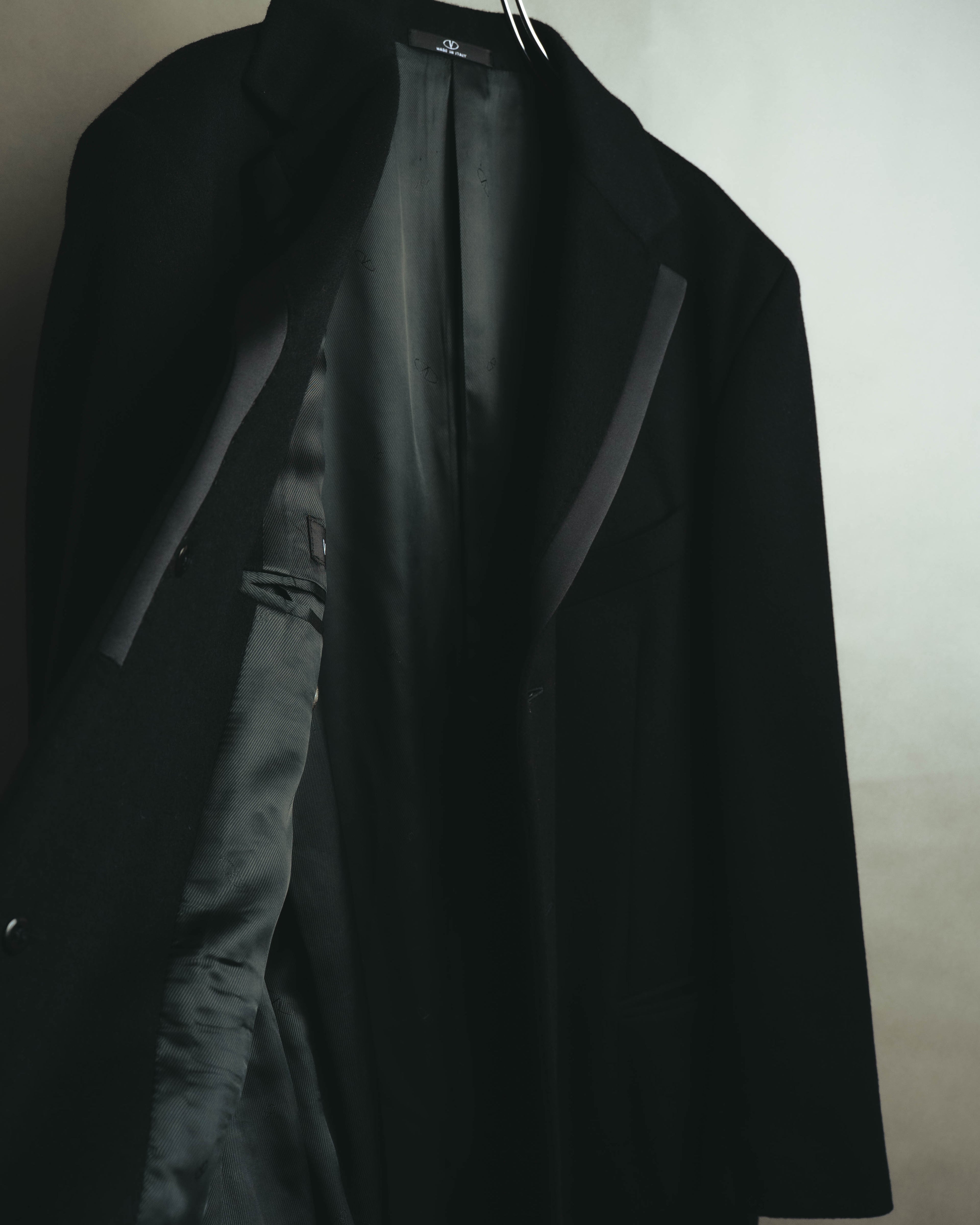 -SPECIAL- “VALENTINO” 2000’s Satin lapel single breasted wool coat