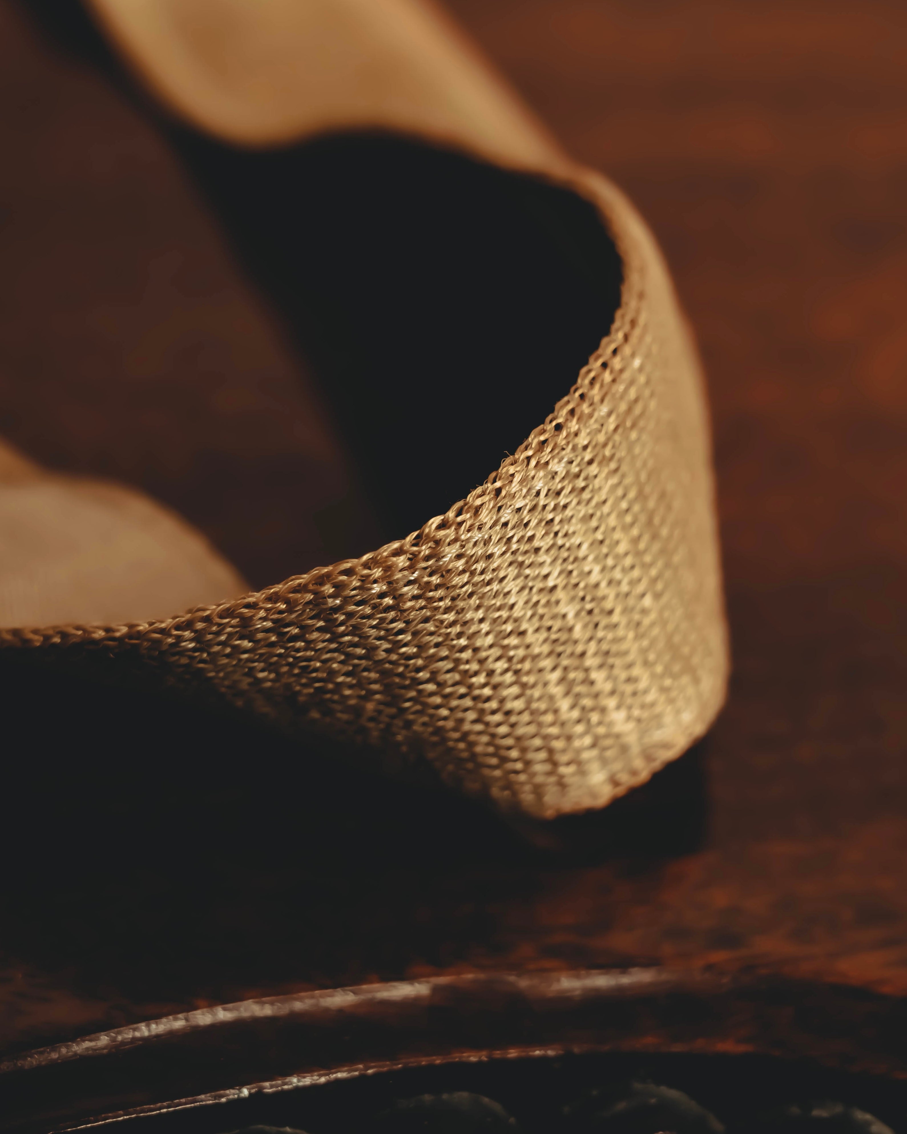 “COMME des GARÇONS HOMME”
80’s-90’s open-knit square-end necktie
