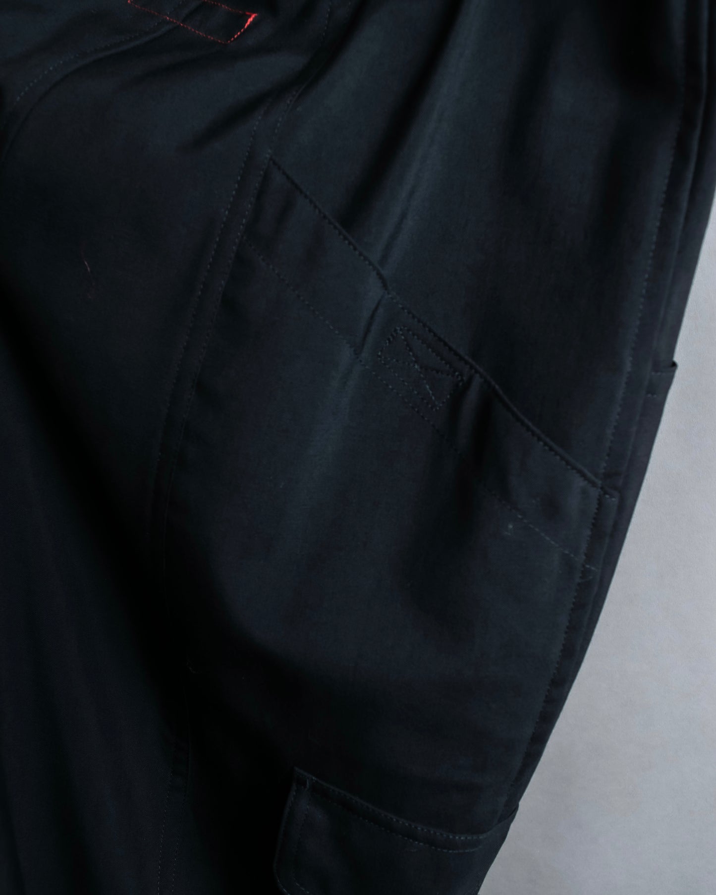 "Y's" Cargo pocket design sarouel silhouette, wool slacks