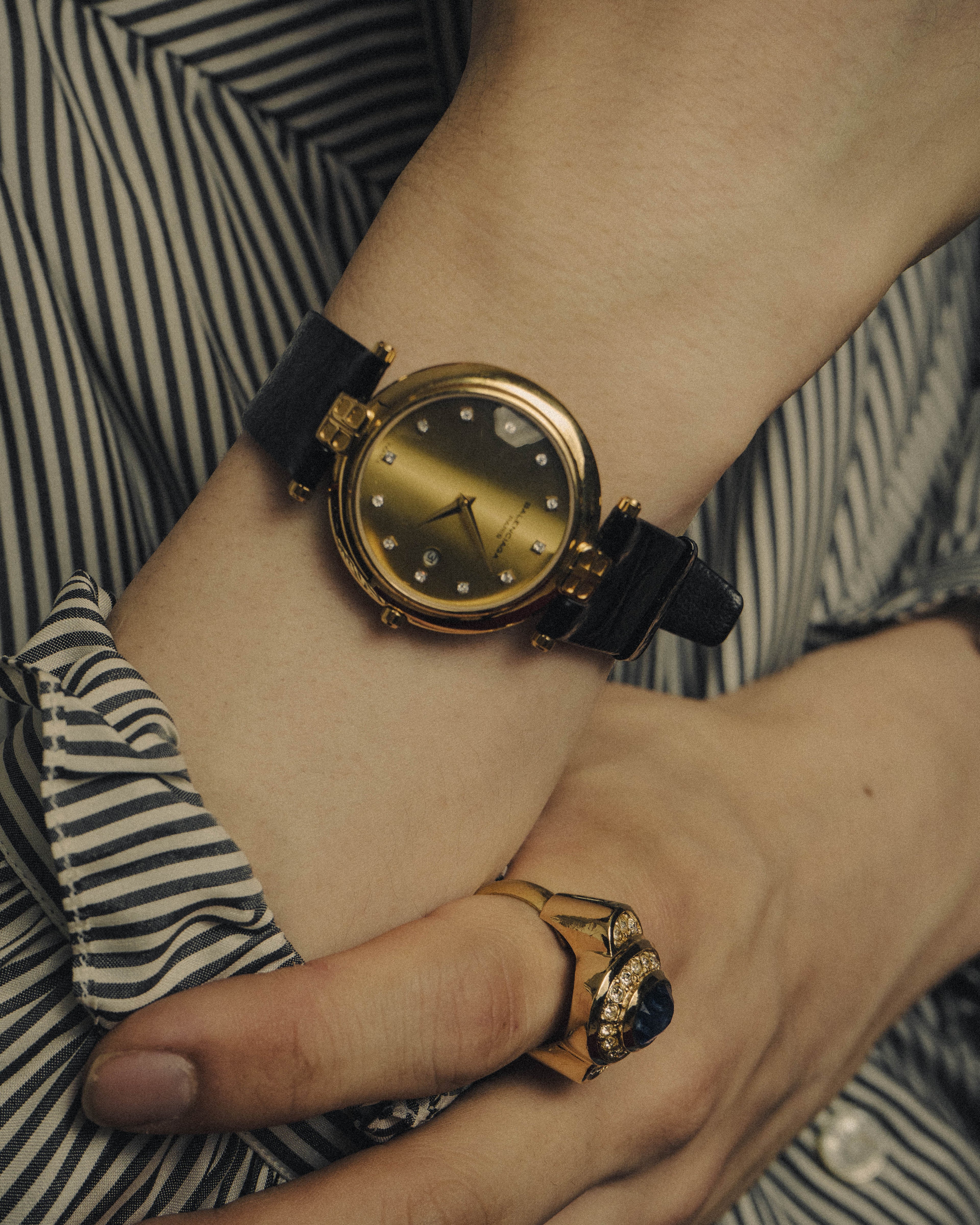 -SPECIAL- “Balenciaga” 80’s-90’s Gold tone round watch