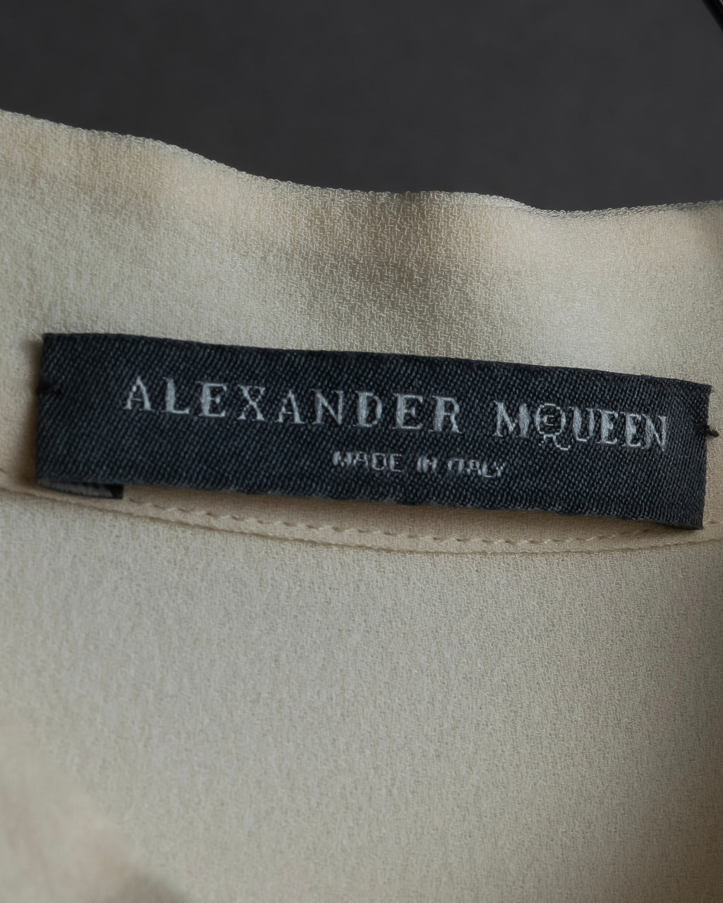 Camisa de seda con bordado en forma de logotipo "Alexandar McQueen" sin cuello
