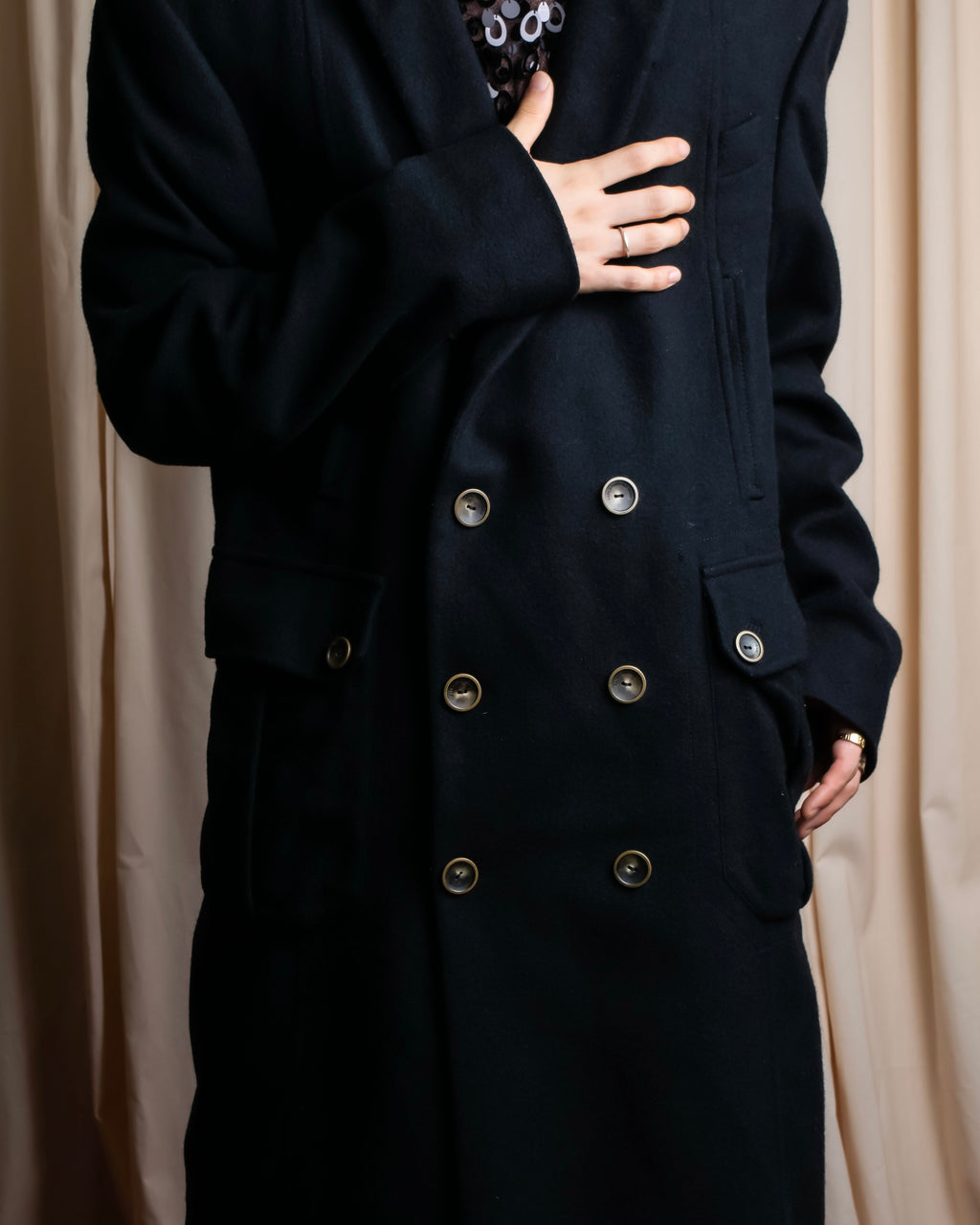 "Karl Lagerfeld"
Double breasted layered lapel oversized chester coat