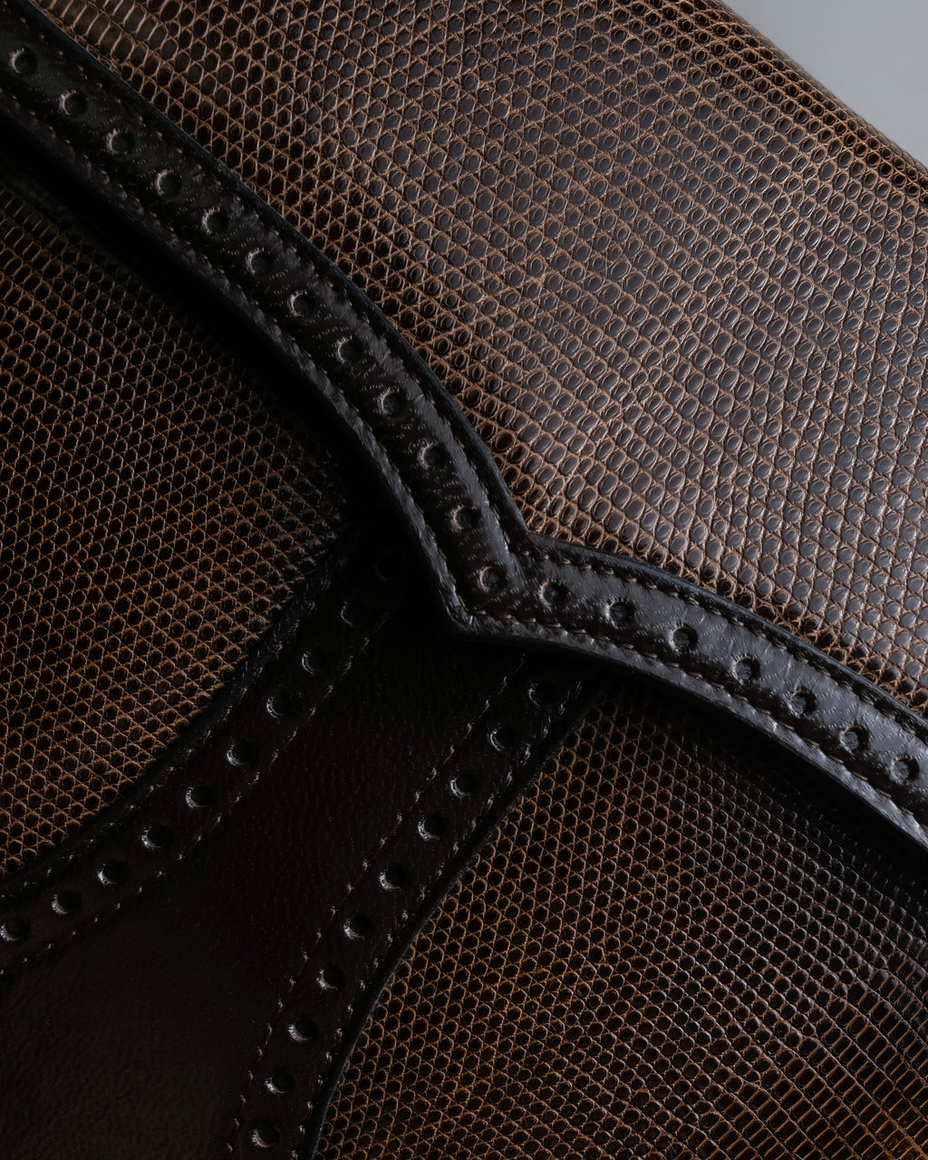 "YVES SAINT LAURENT" Brogue decorative design lizard embossed leather shoulder bag