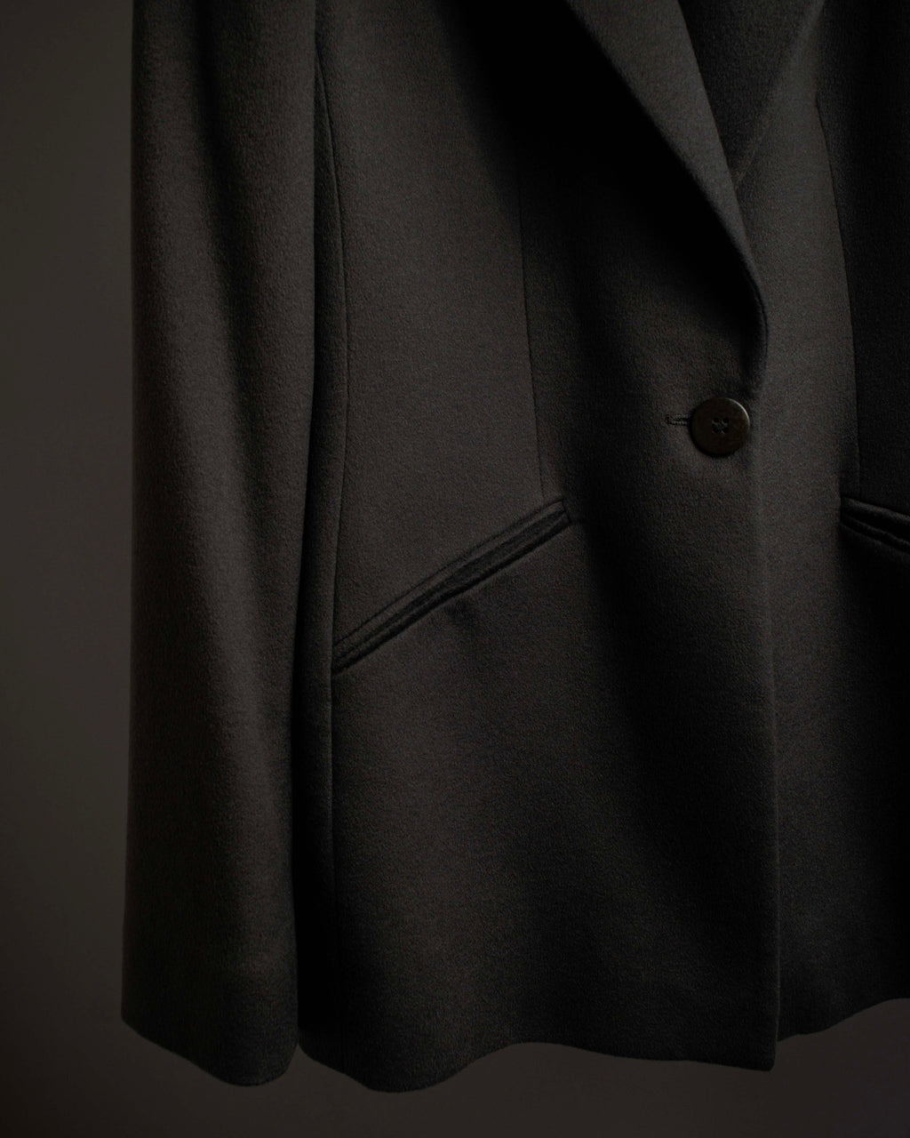 "ARMANI COLLEZIONI" Sharp peak lapel 100% cashmere tailored jacket