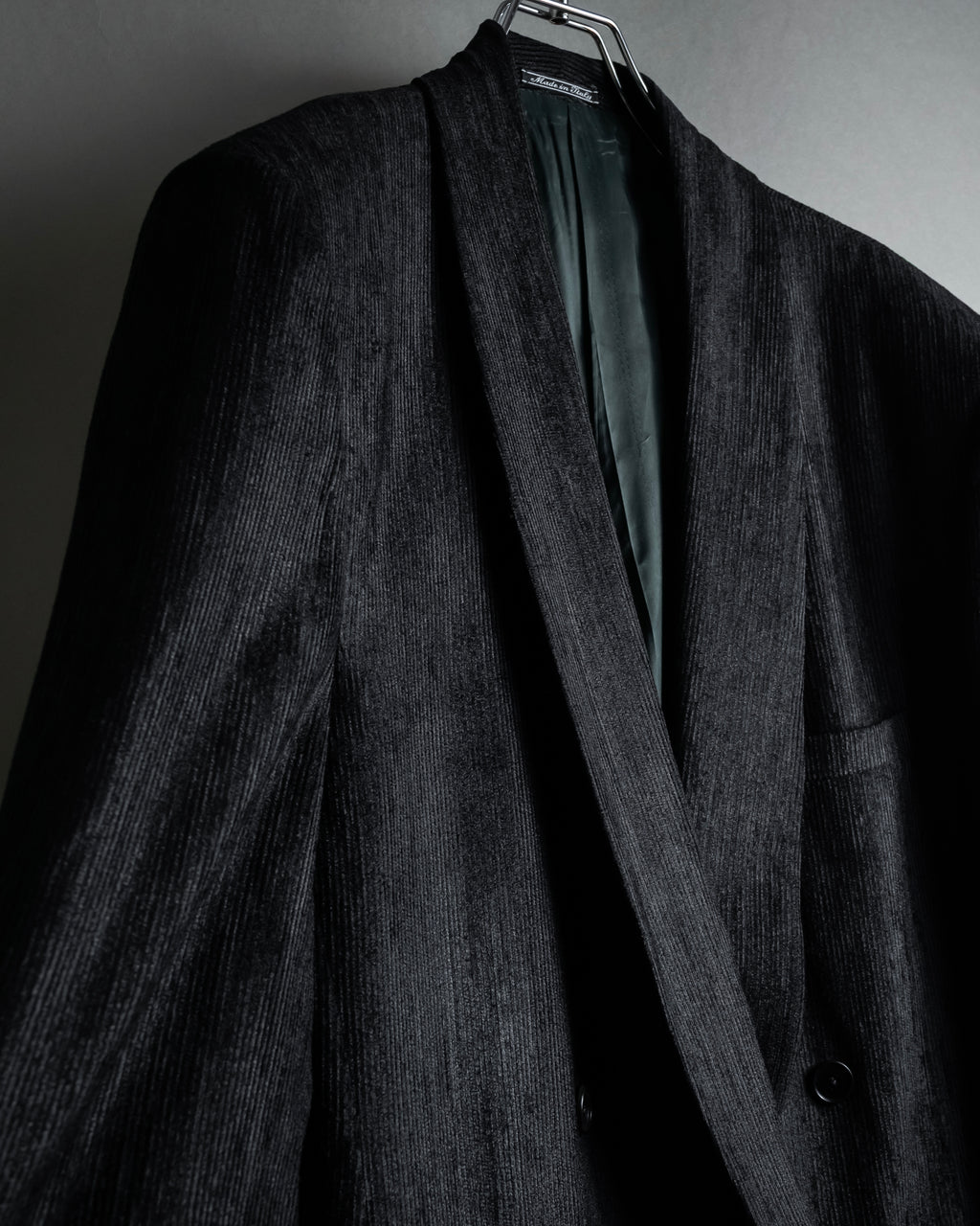 “Gianni Versace” 80’s-90’s Shadowed-texture tailored jacket