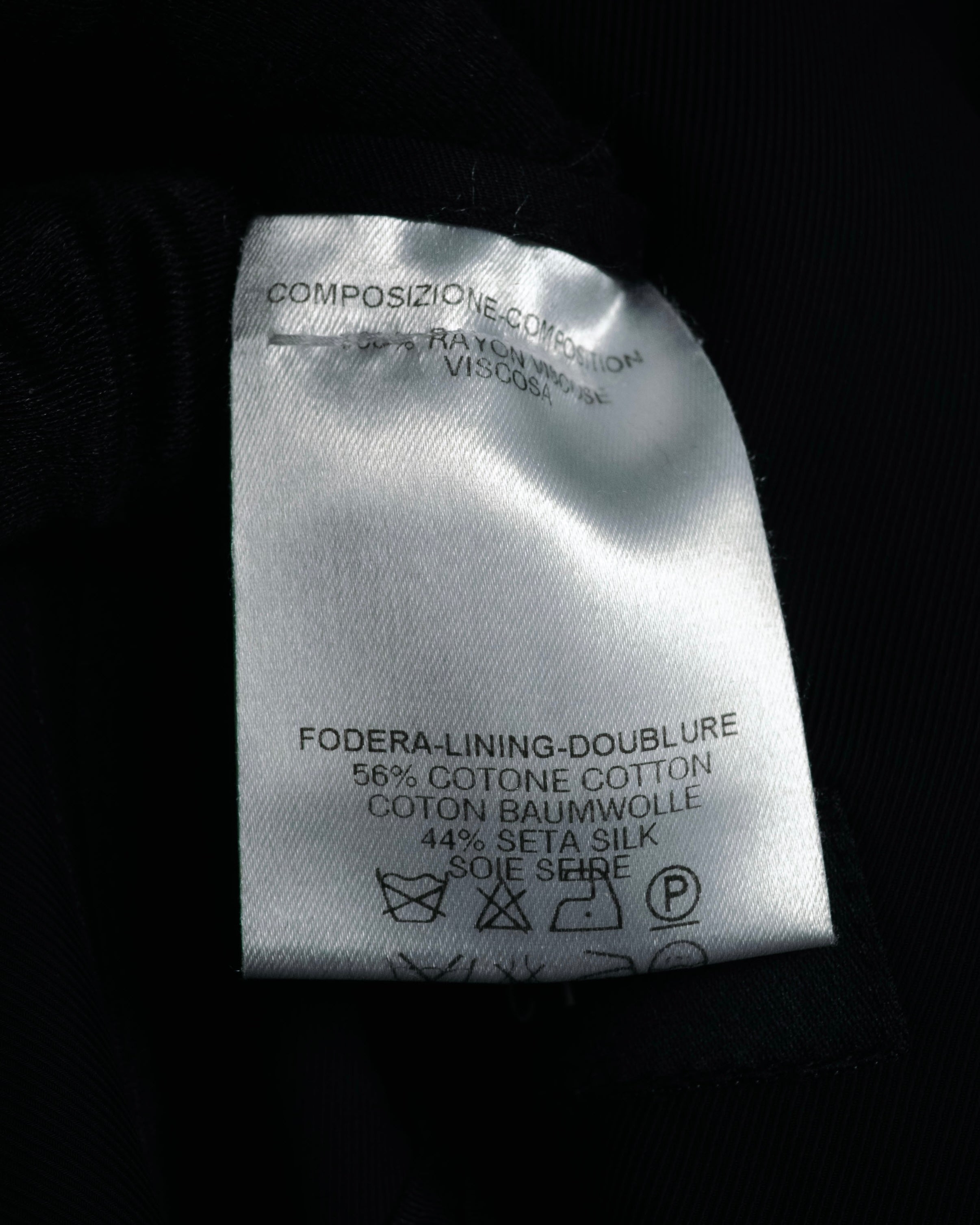 “GUCCI” Early 2000s satin peak lapel tailored jacket