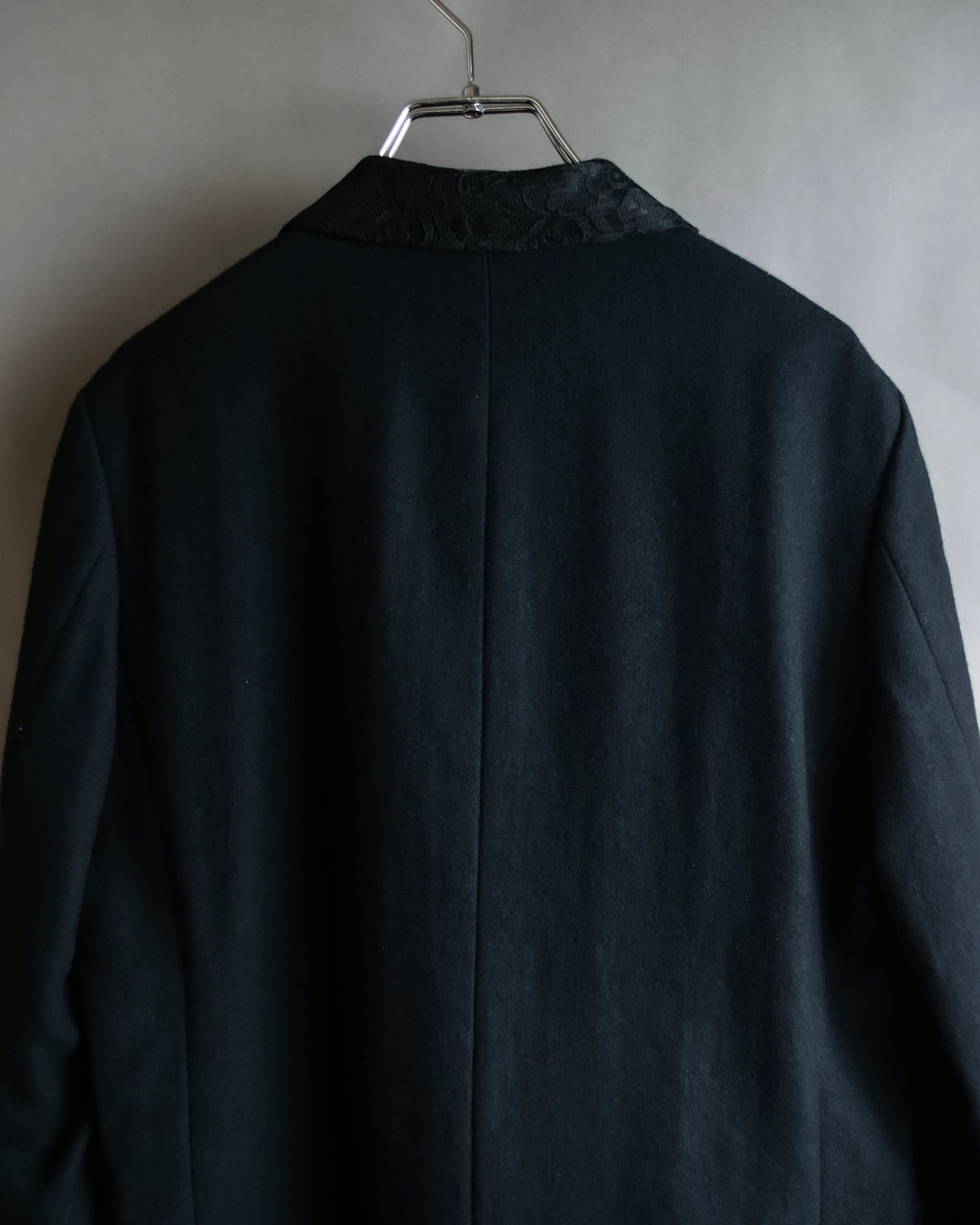 "tricot COMME des GARCONS" 
2001AW Lace-switched design tailored jacket