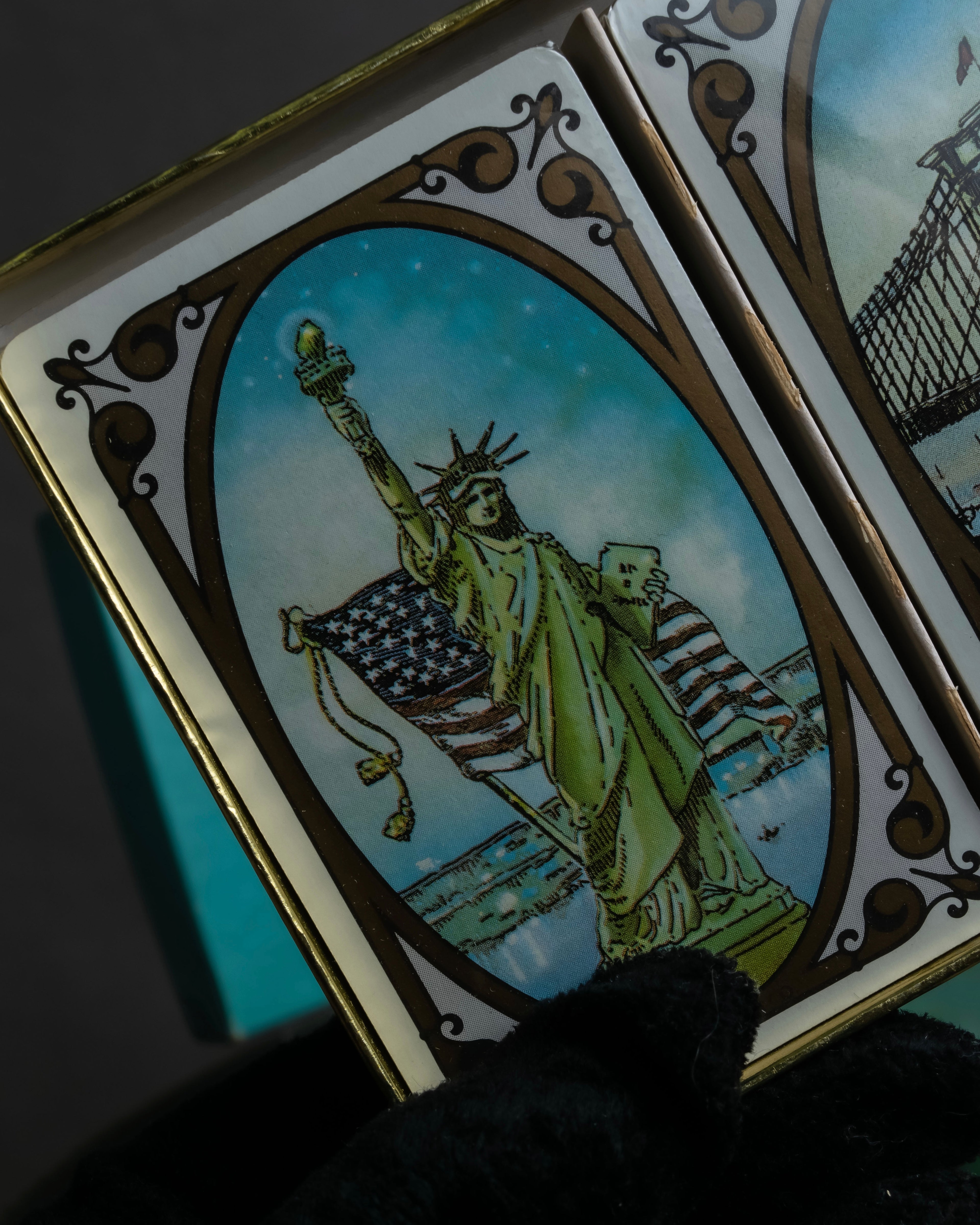 "Tiffany&Co" American motif playing card set