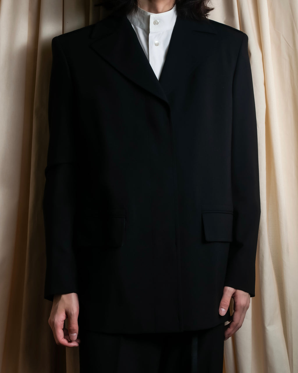 "GUCCI" 90's Beautiful draping fly-front tailored jacket