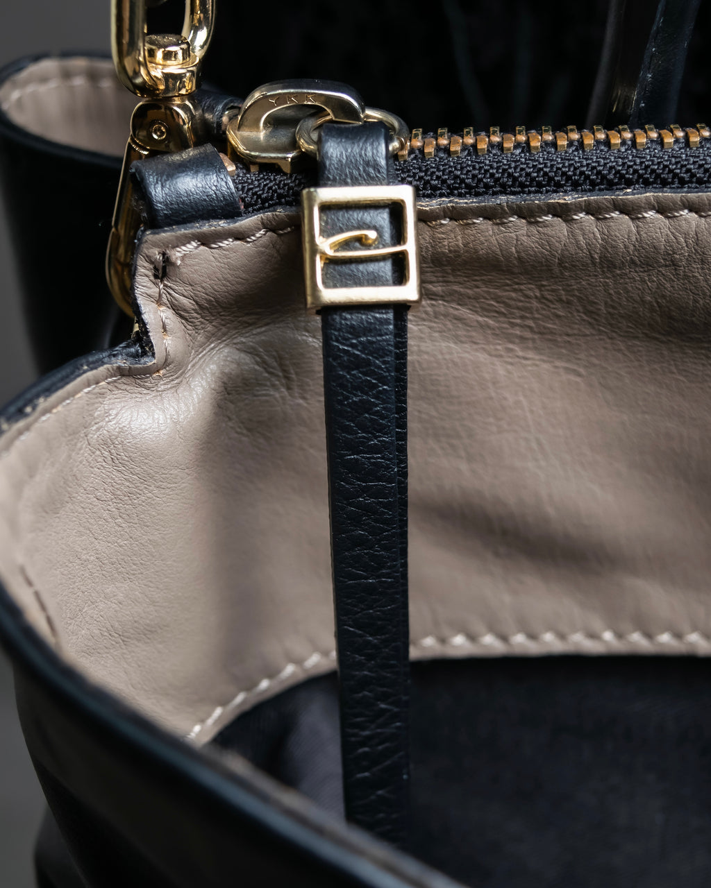 "GIANNI CHIARINI" High quality leather 2way shoulder bag