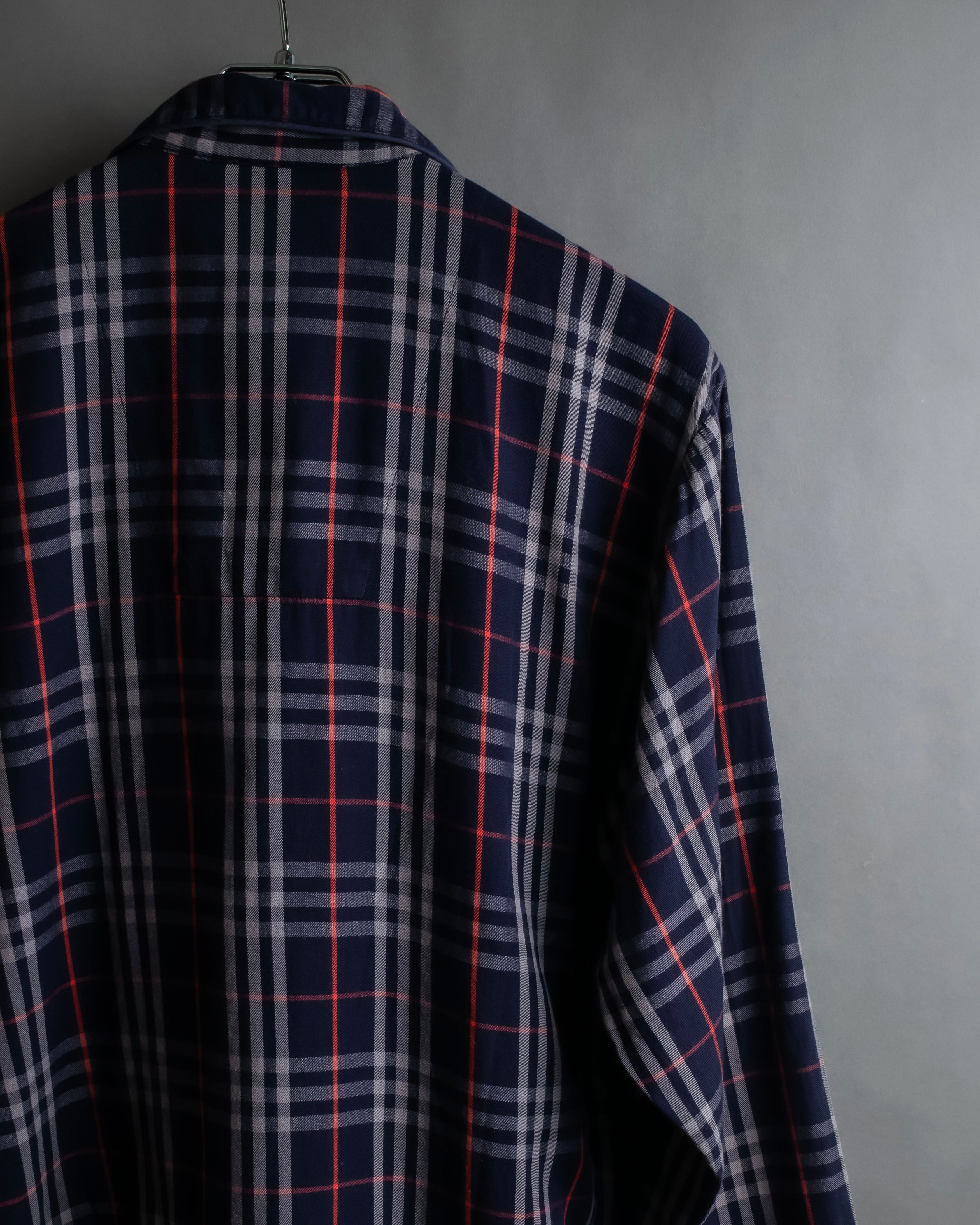 "BURBERRYS" Navy check pattern relaxing pajama shirt