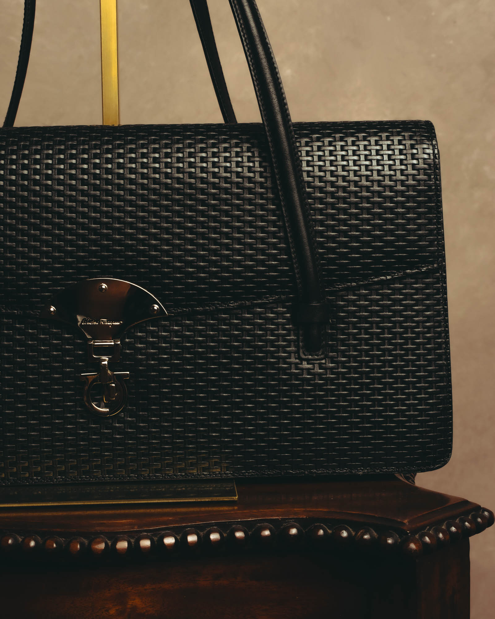 "Salvatore Ferragamo" 90's-00's Woven leather shoulder handbag
