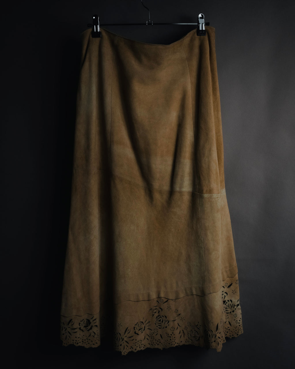 "CECCHI LINEA PELLE" 90’s Suede leather floral cutwork hem skirt