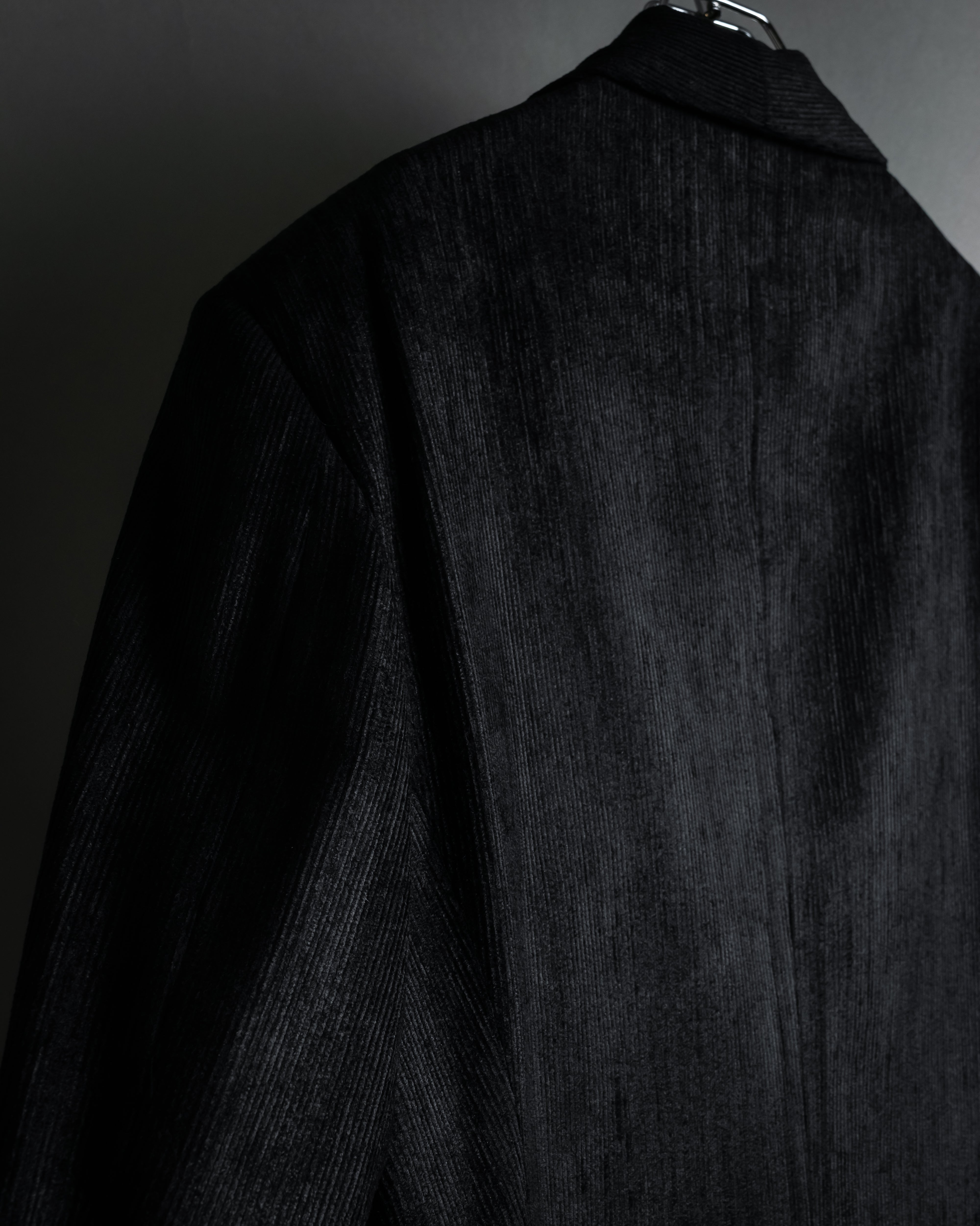 Gianni Versace” 80's-90's Shadowed-texture tailored jacket – MOOD