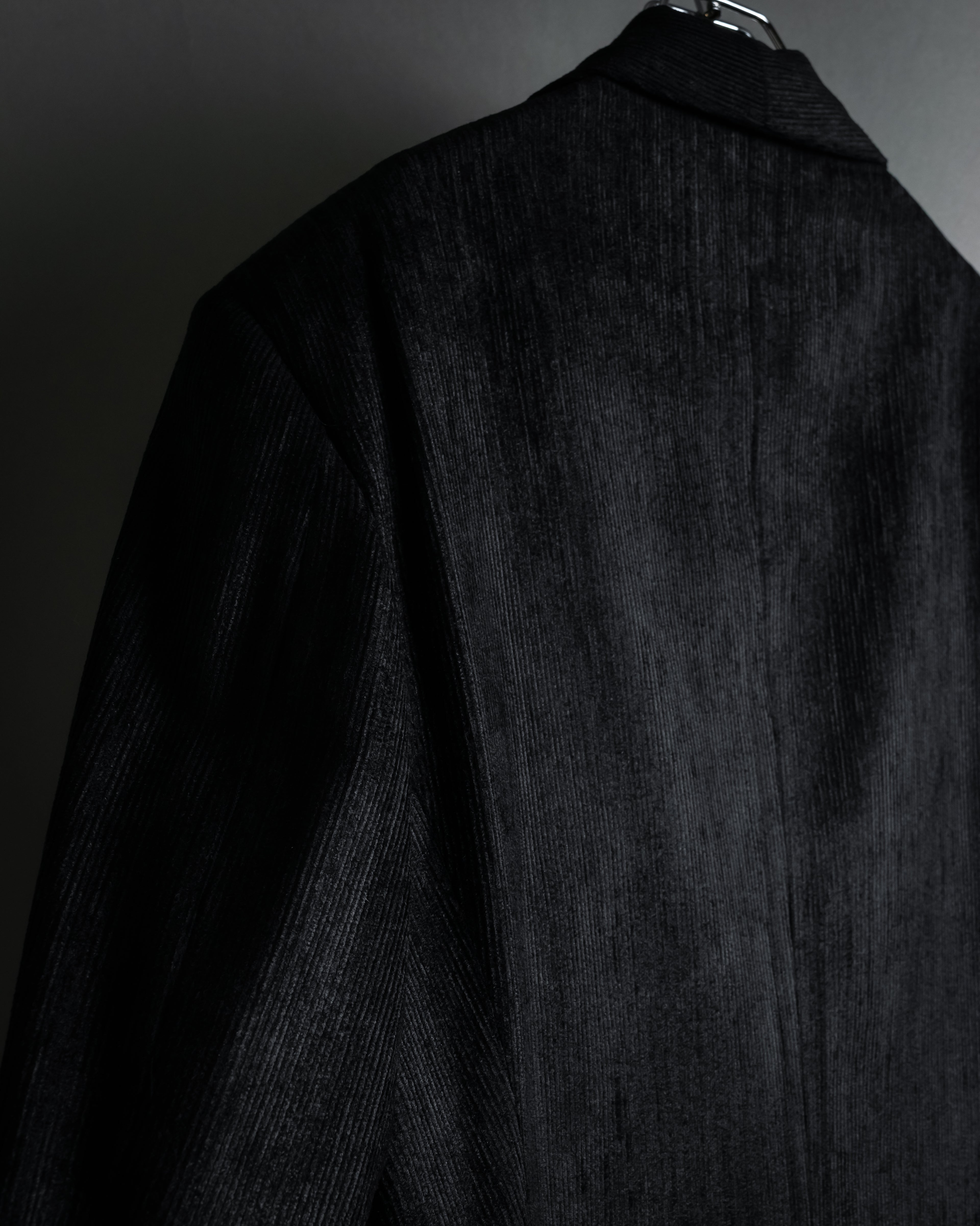 “Gianni Versace” 80’s-90’s Shadowed-texture tailored jacket