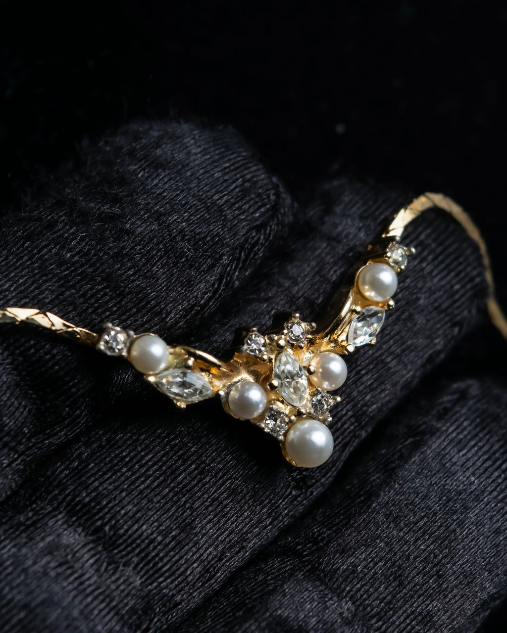 "Christian Dior" Pearl &amp; rhinestone bijou design vintage necklace