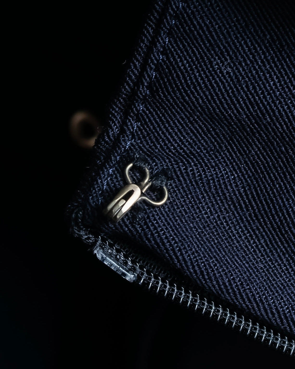 "COMME des GARCONS" Box pleated belted corset skirt