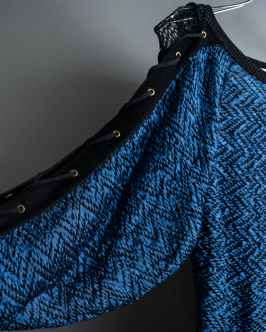 "TOGA ARCHIVES" String design mesh switching melange knit