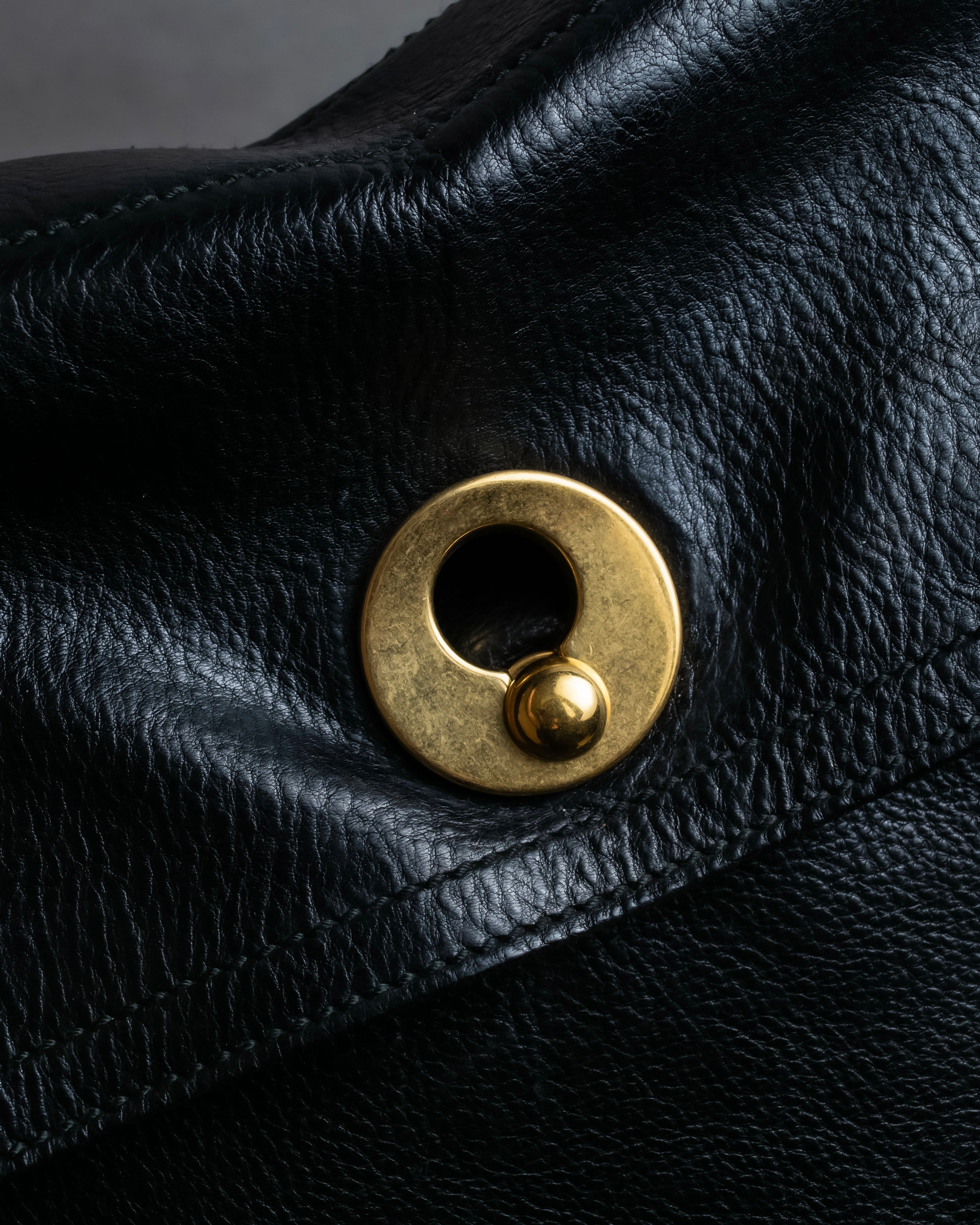 "YVES SAINT LAURENT" Muse to gold metal parts one-handle leather bag