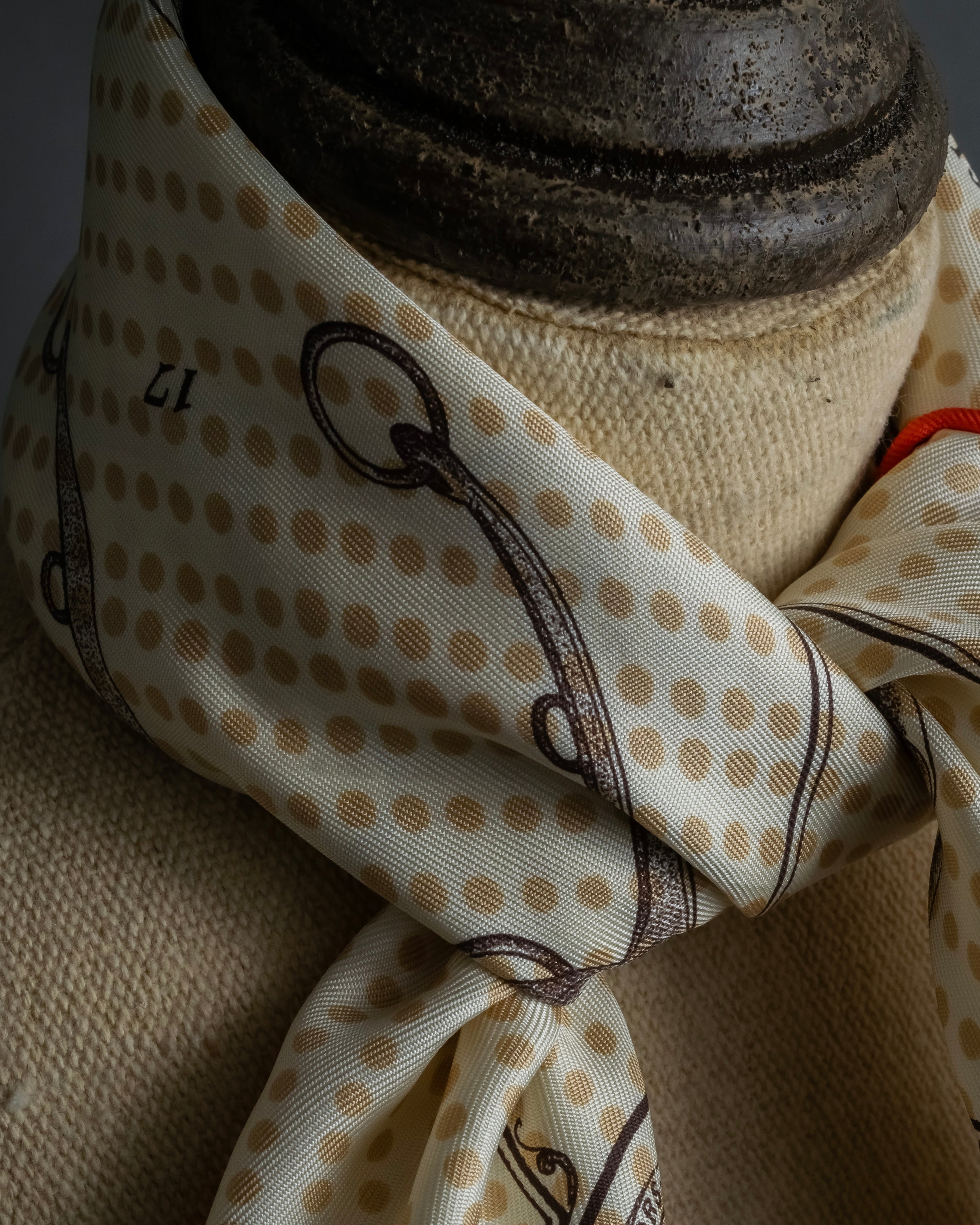 "HERMES" Carré 45 Gavroche MORS DE SELLE scarf