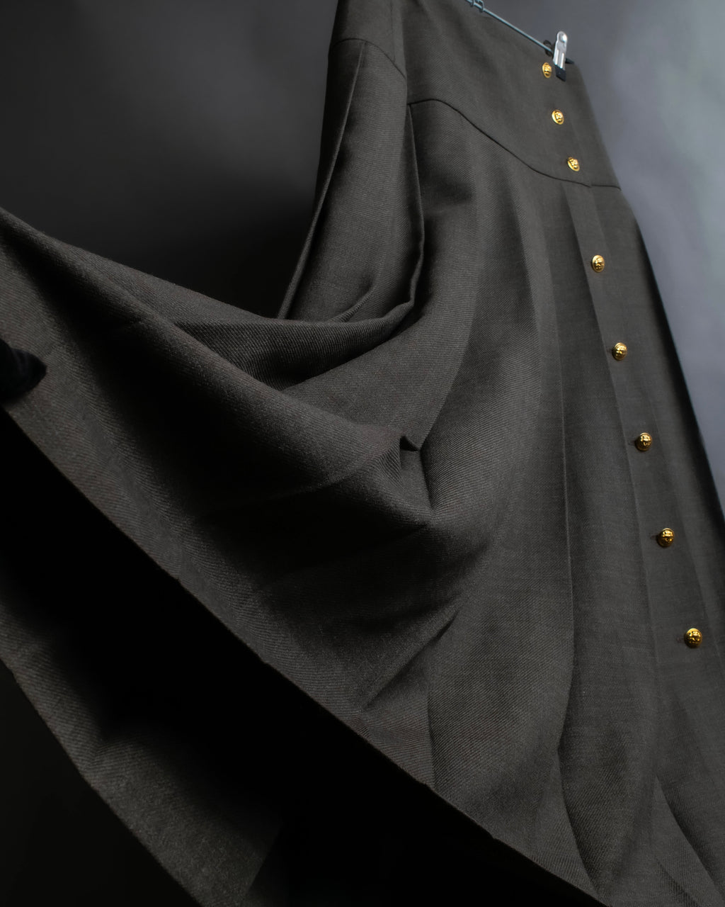 "CHANEL" Side button design pleated flared skirt