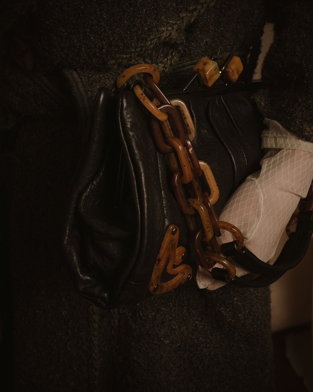 –SPECIAL– "MIU MIU"
Early 2000s bakelite effect chain frame bag