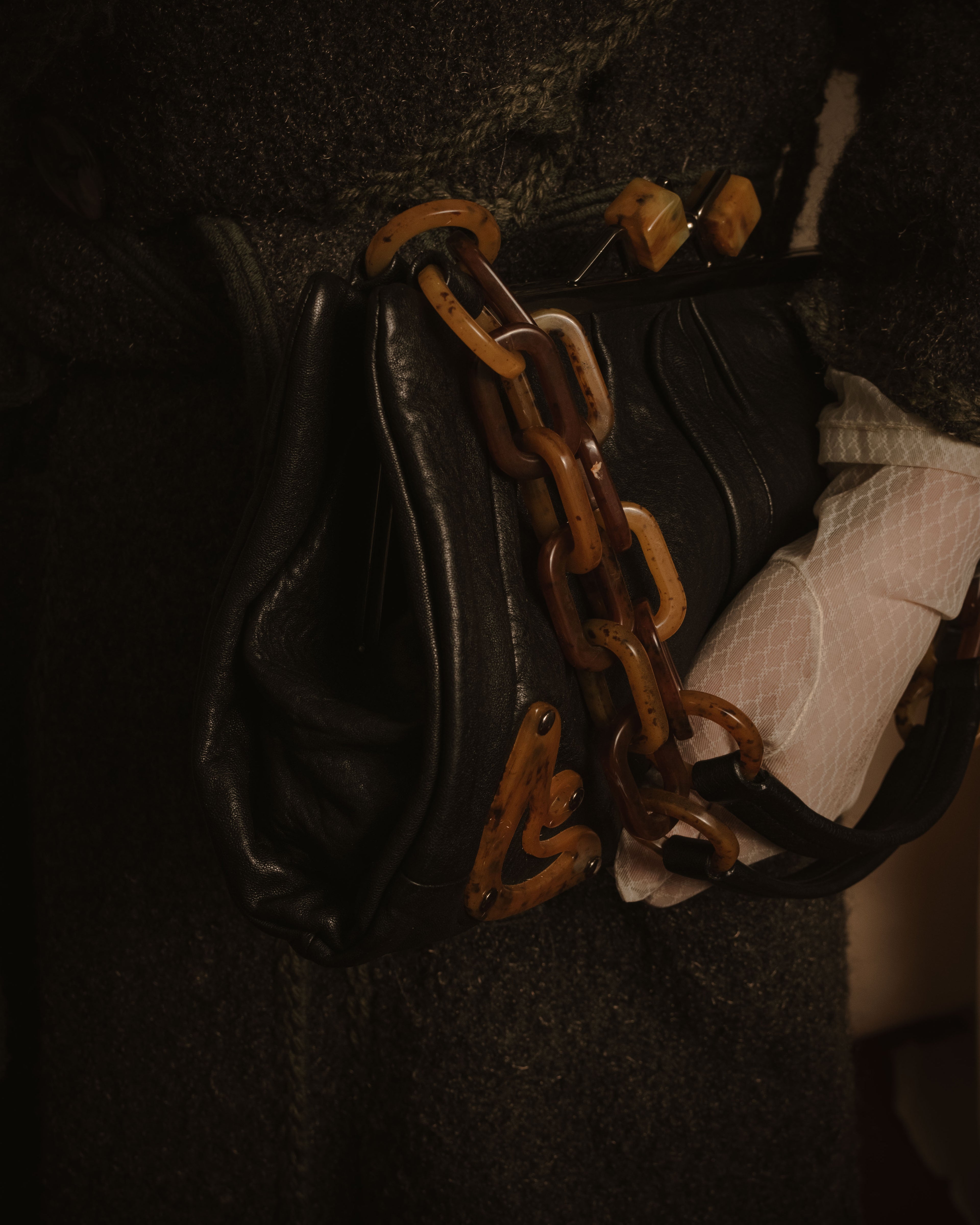 –SPECIAL– "MIU MIU"
Early 2000s bakelite effect chain frame bag