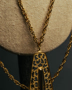 "TRIFARI" 50's-60's Ornate gold tone pendant necklace