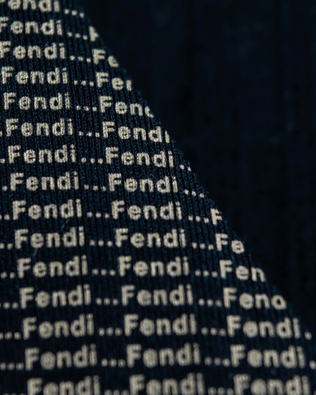 "FENDI" Logo print V-neck sleeveless top