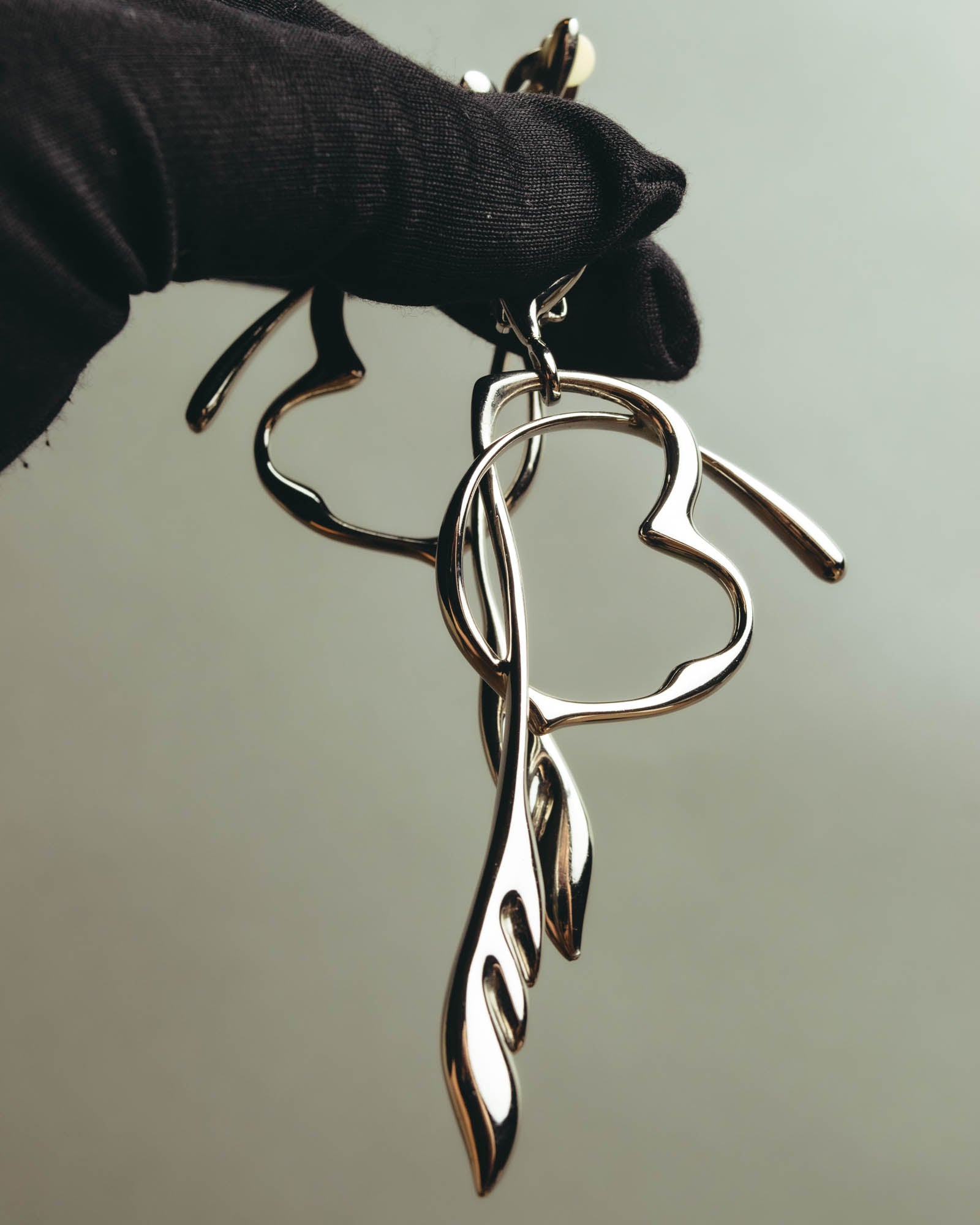 “BALENCIAGA” 2017-2023 organic heart and arrow clip-on drop earrings
