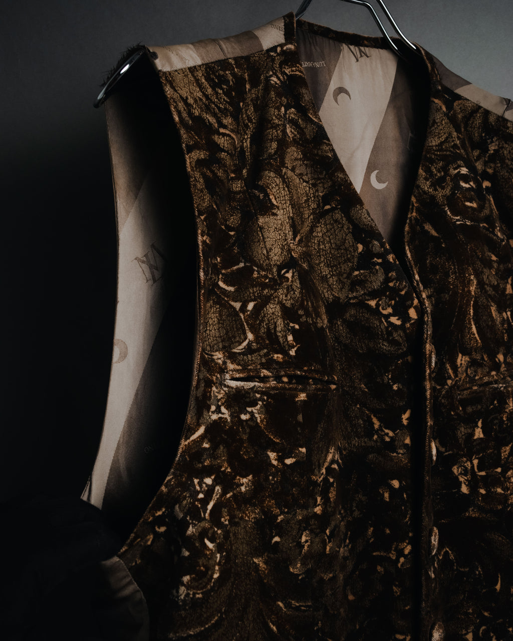 "LUNA MATTINO" 90’s Crushed velvet pointed hem vest