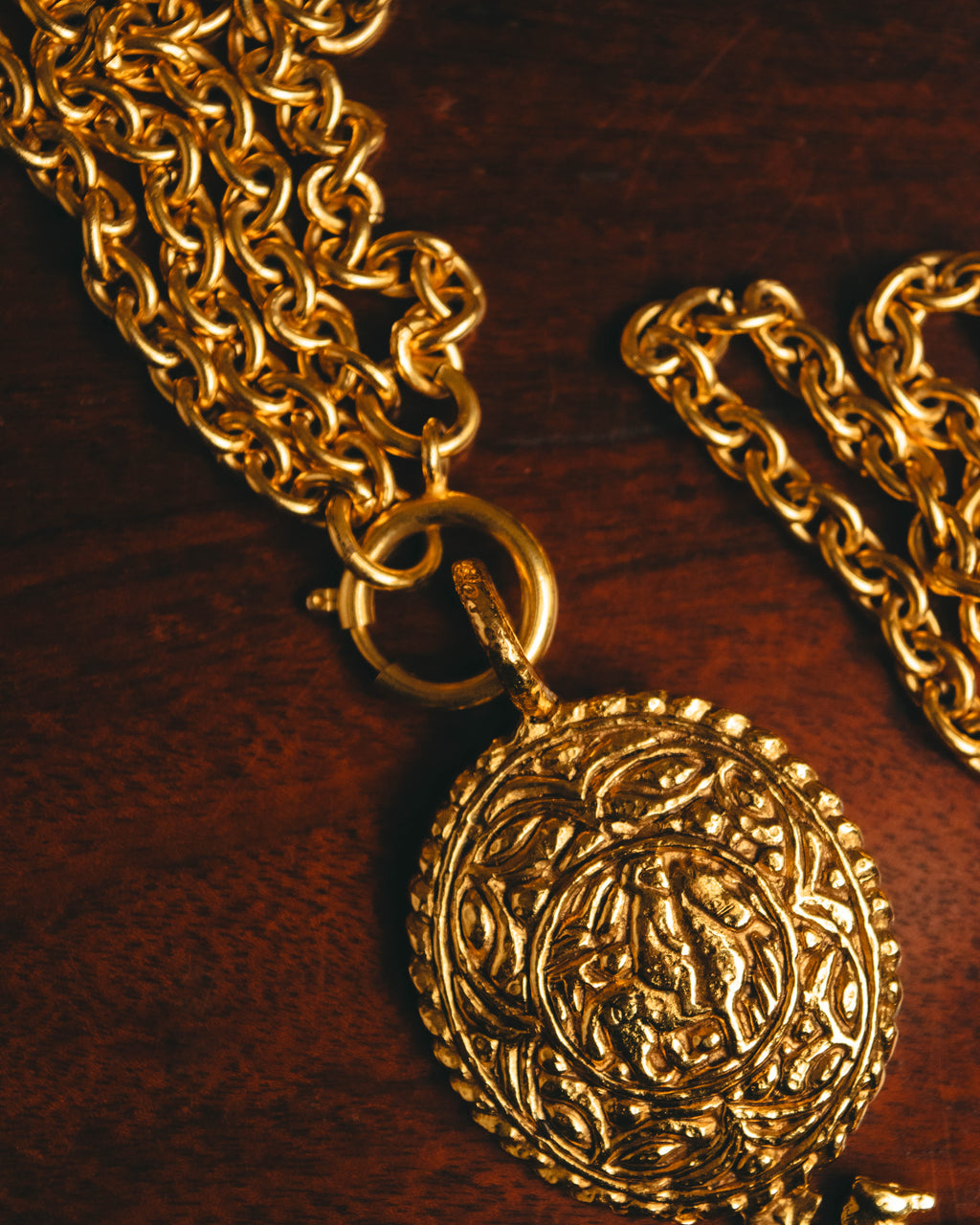 -SPECIAL- “CHANEL” 90’s-00’s Horse motif medallion chain necklace