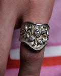"Vintage flower motif silver ring"