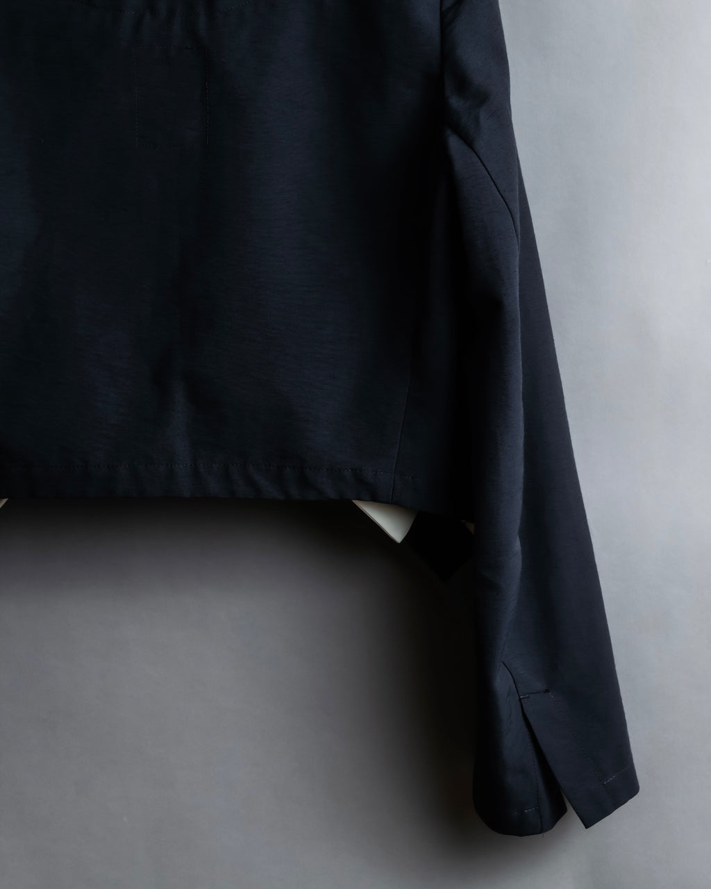 "LIMI feu" Cleric design inverted V-shaped hem short length jacket