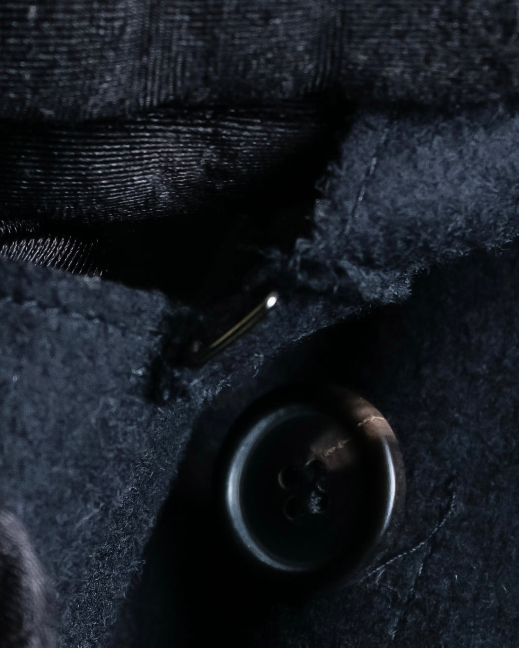 "MIU MIU" Crest brooch design belted trench coat