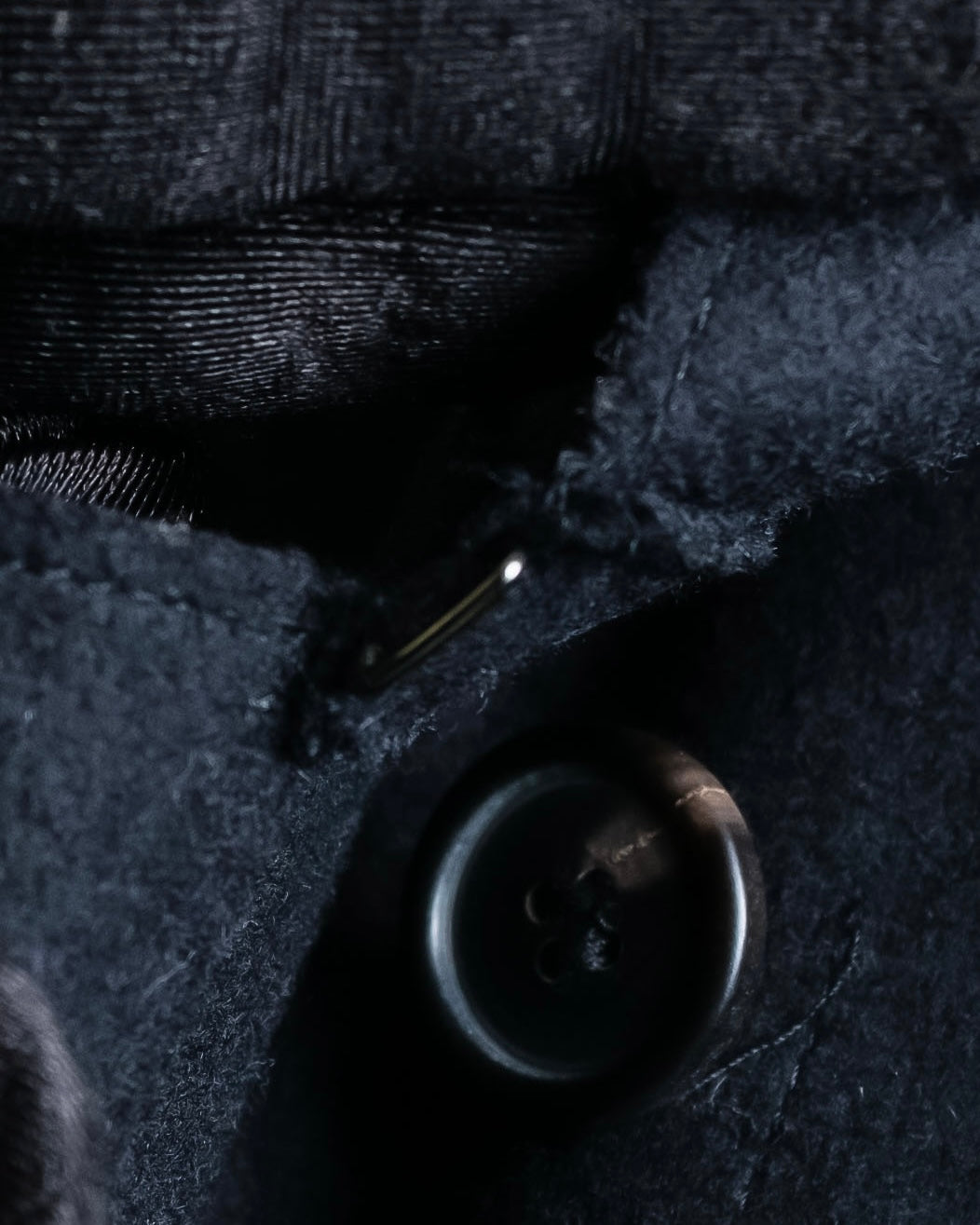 "MIU MIU" Crest brooch design belted trench coat