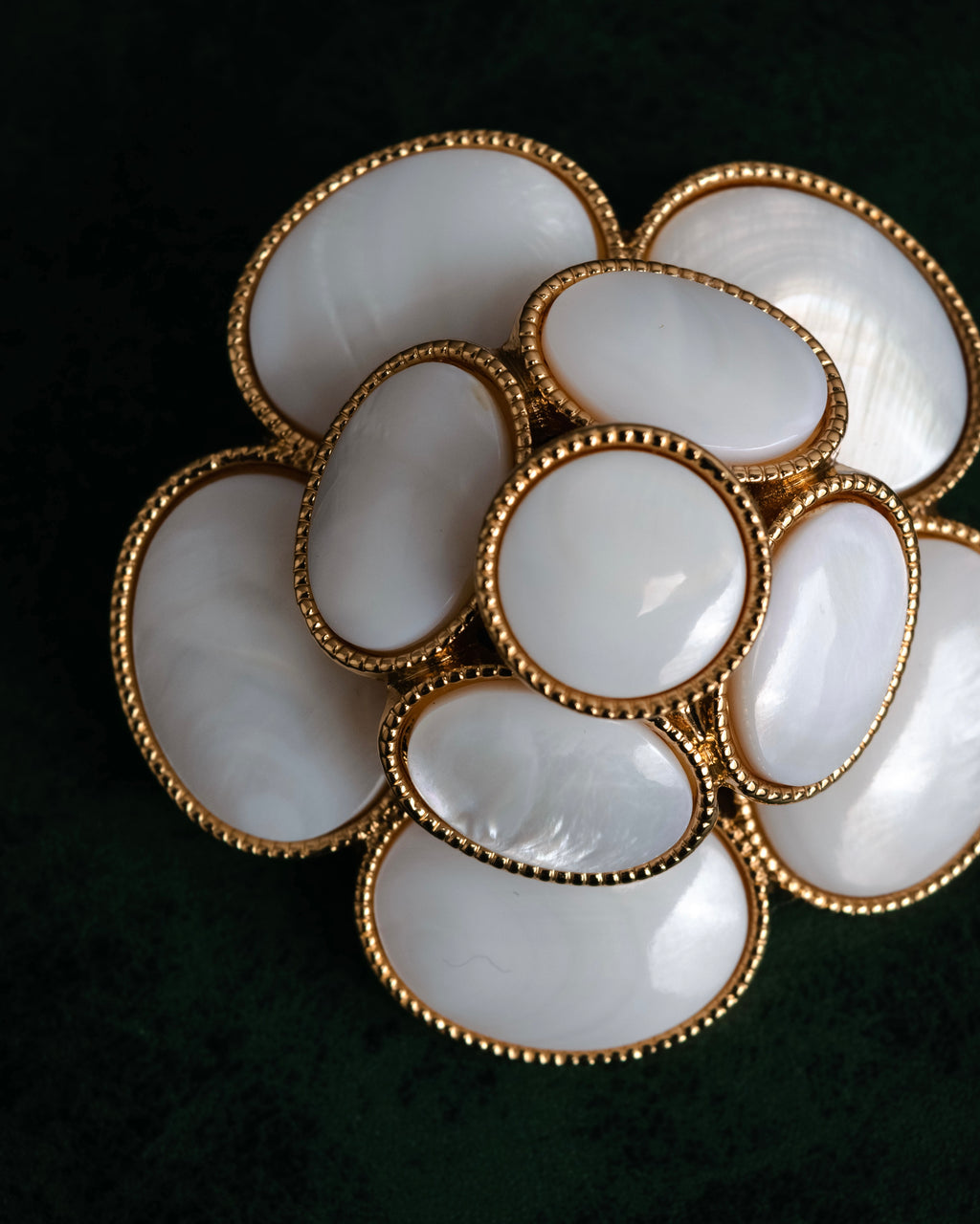 “VETEMENTS” 2017-2021 Archive-referenced mother of pearl flower brooch