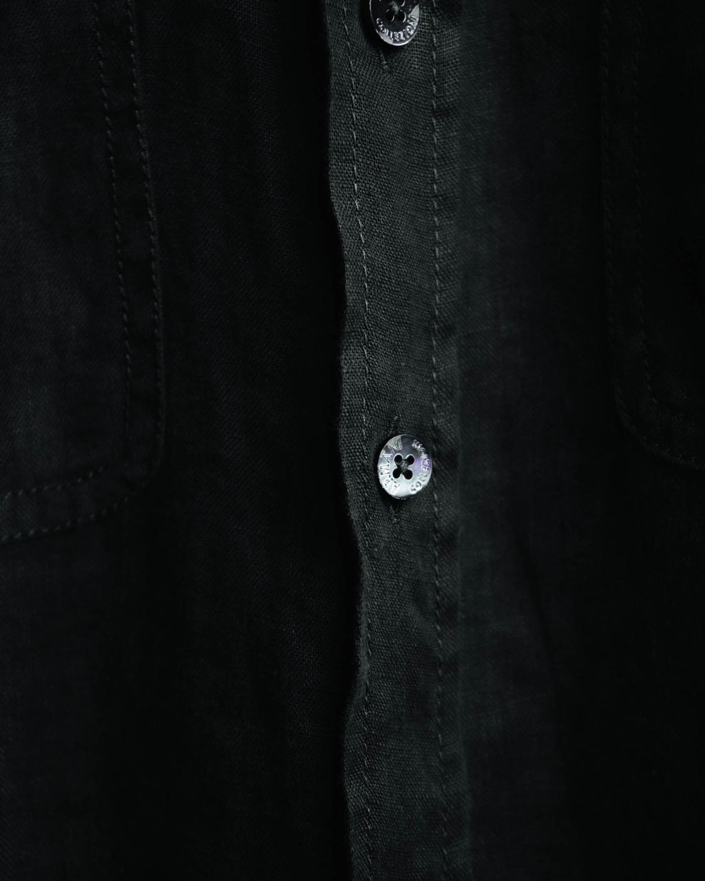-MOOD MILLÉSIMES- 00’s black linen epaulet half-sleeve shirt by “ARMANI COLLEZIONI”