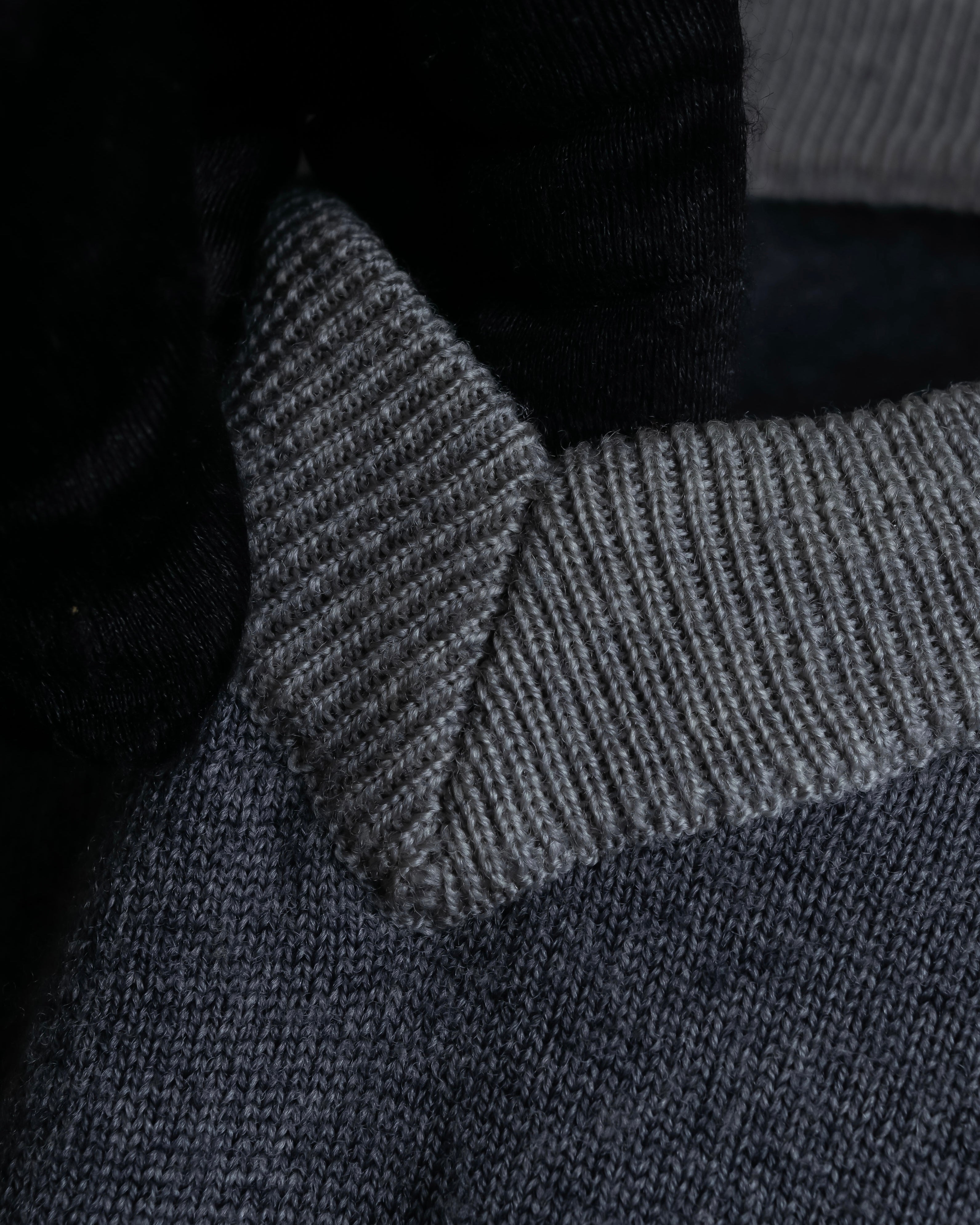 "Maison Martin Margiela" 2008SS two-tone V-neck knit