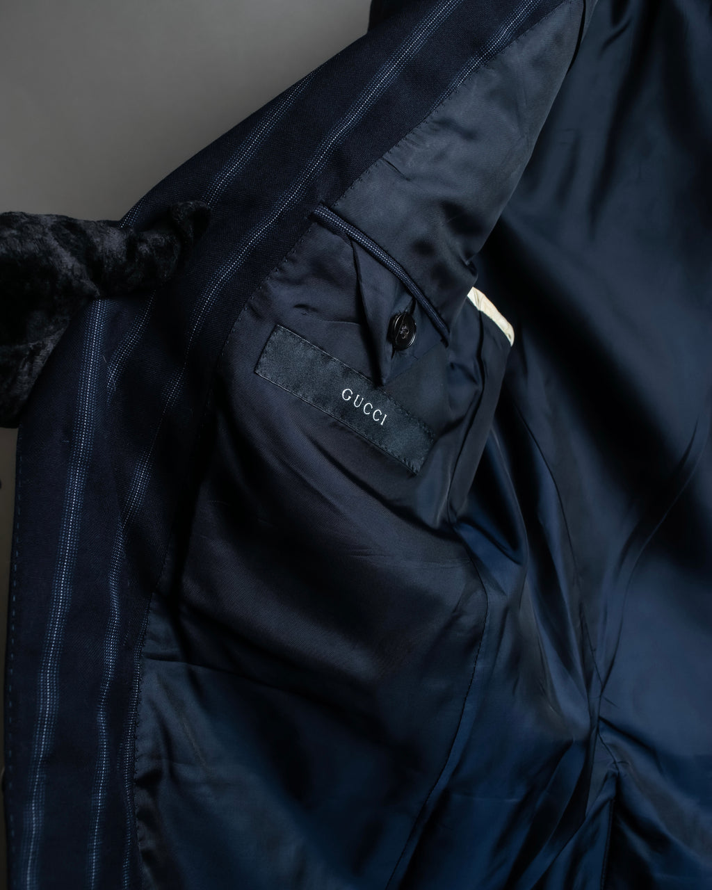 "GUCCI" Notch drop shaped tailored jacket & tapered silhouette slacks stripe set up